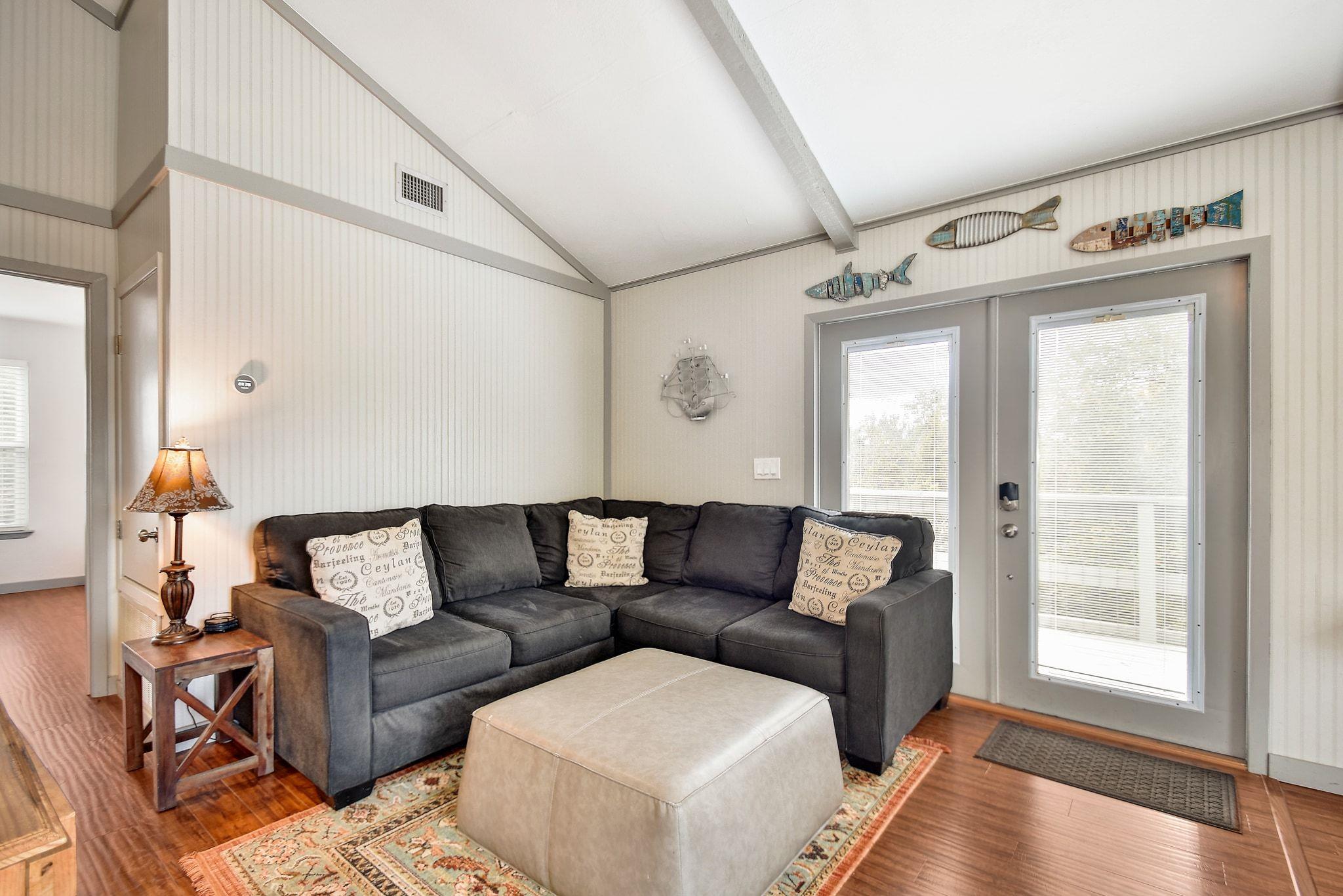 2591 Lakeshore Dr, Canyon Lake, TX 78133