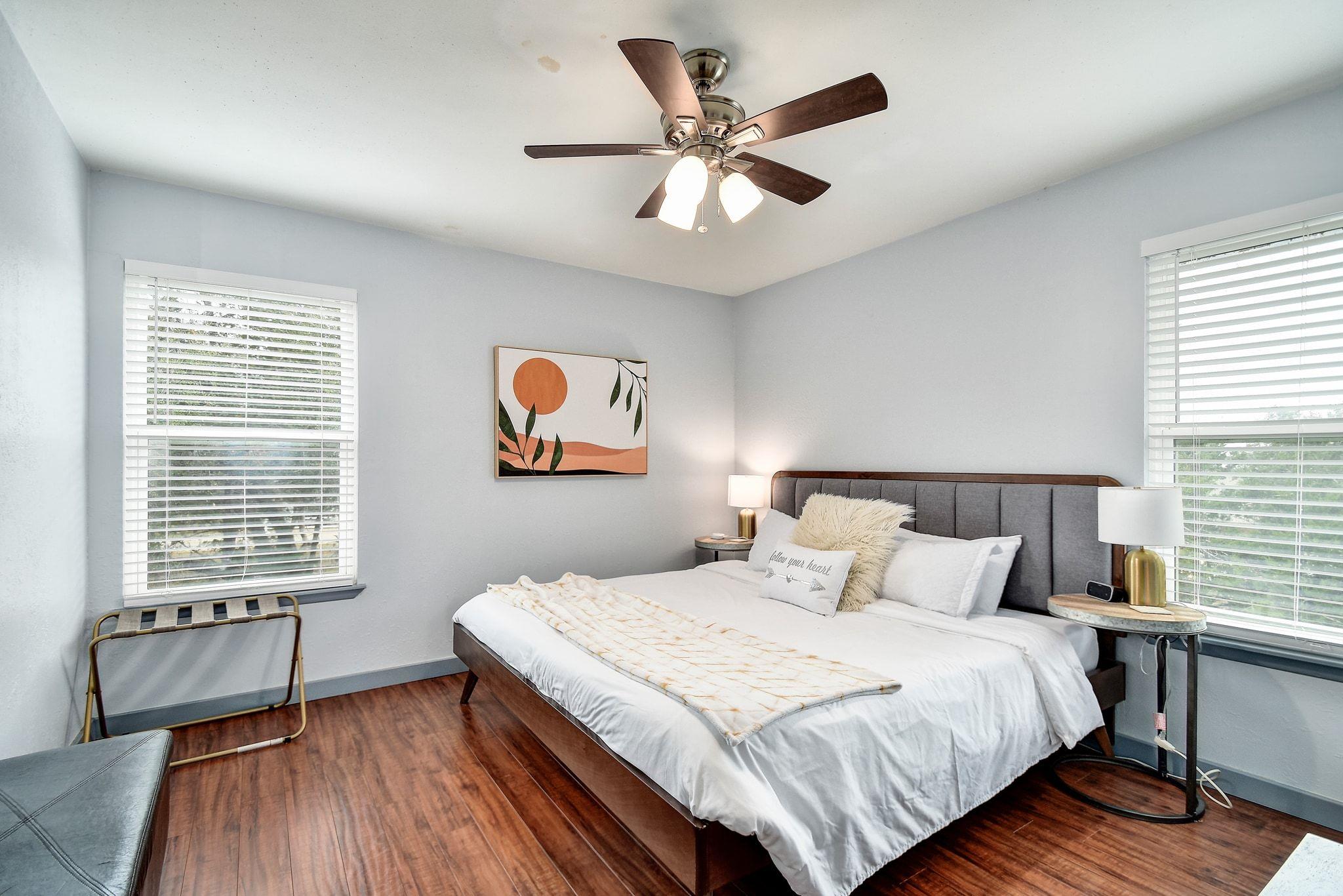 2591 Lakeshore Dr, Canyon Lake, TX 78133