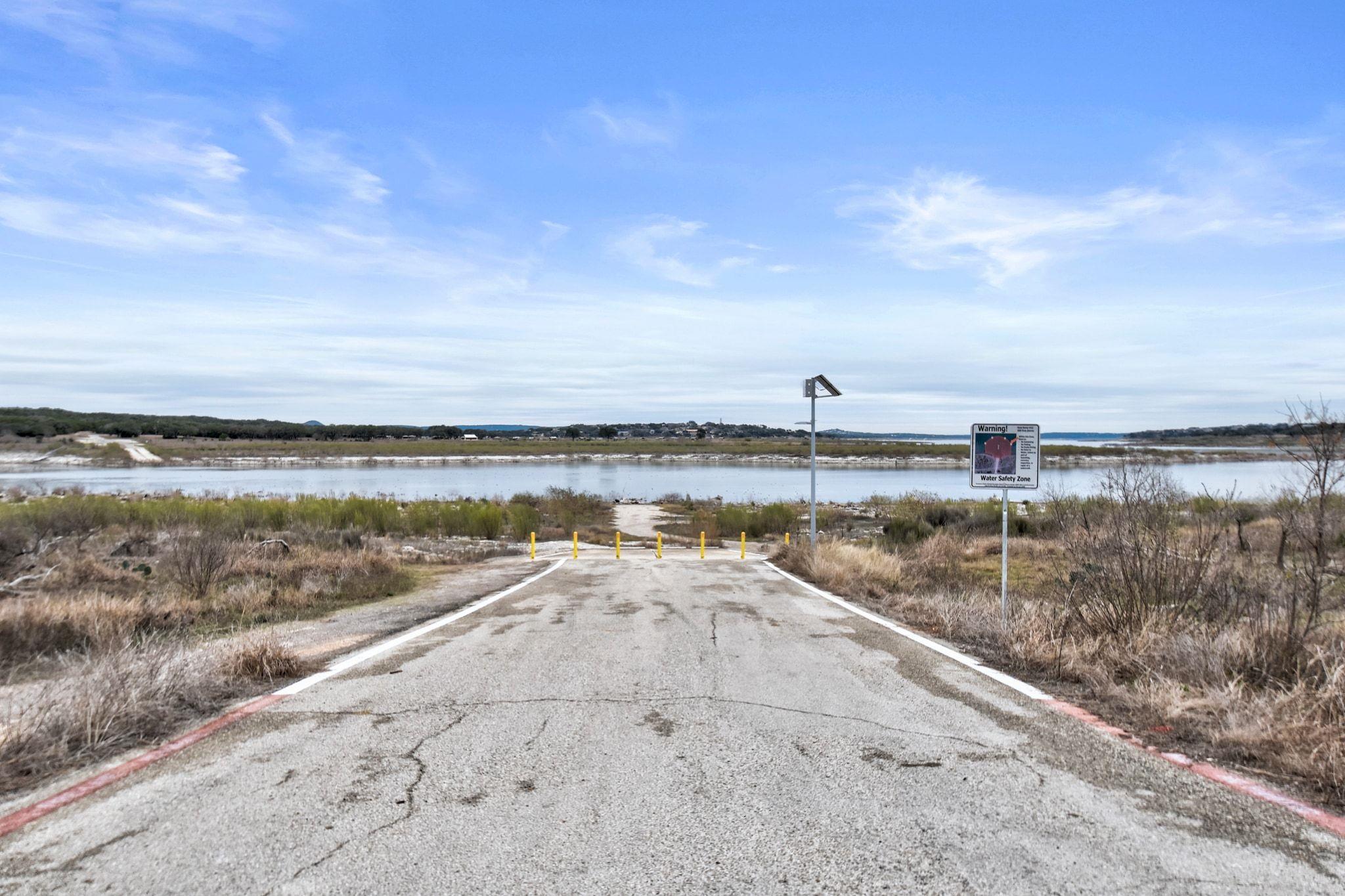 2591 Lakeshore Dr, Canyon Lake, TX 78133