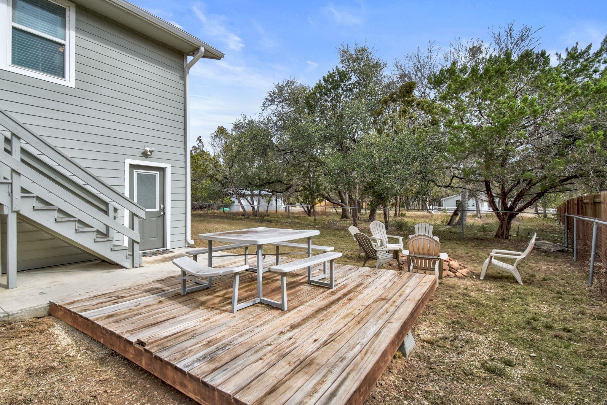 2591 Lakeshore Dr, Canyon Lake, TX 78133