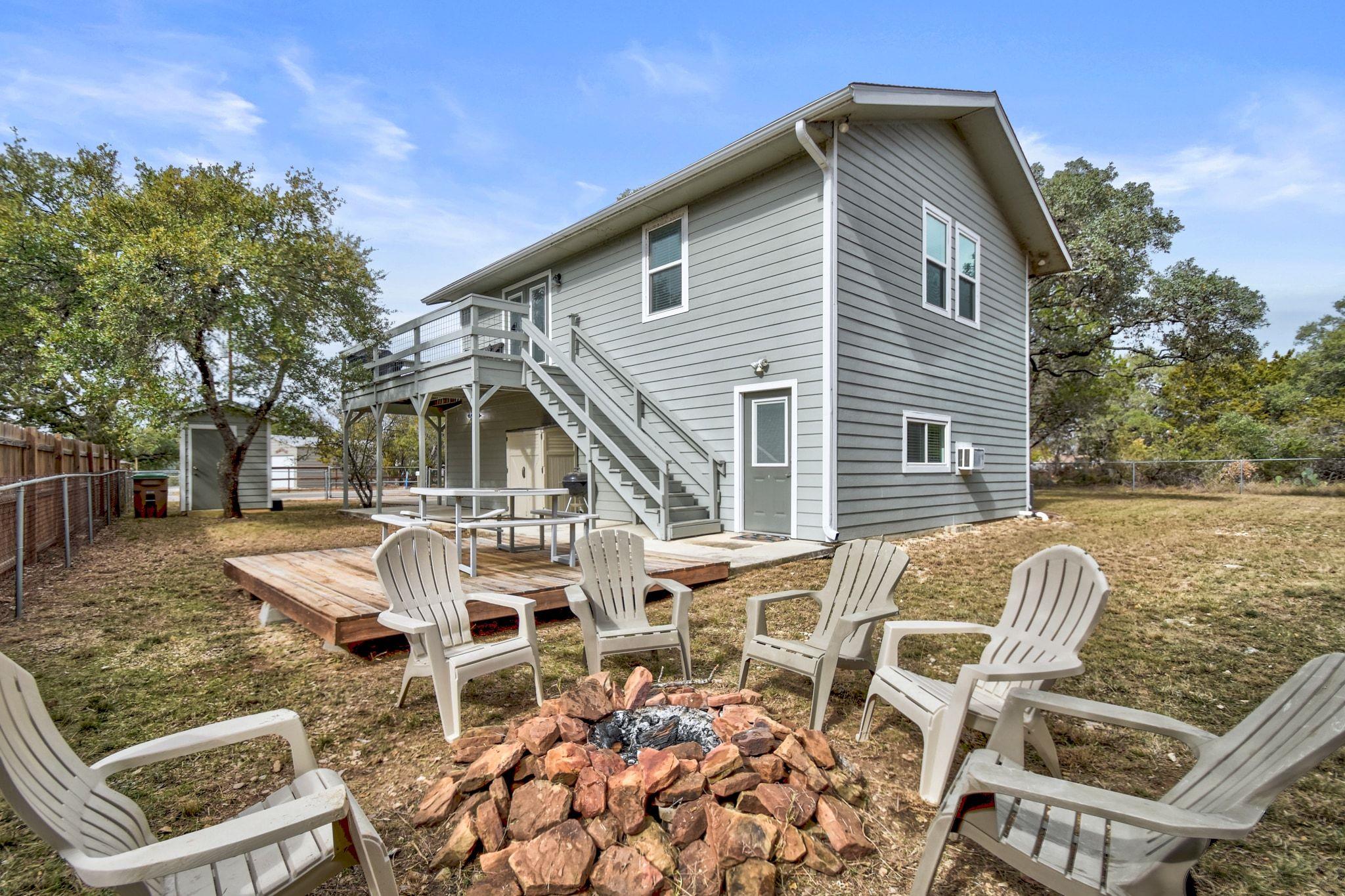 2591 Lakeshore Dr, Canyon Lake, TX 78133