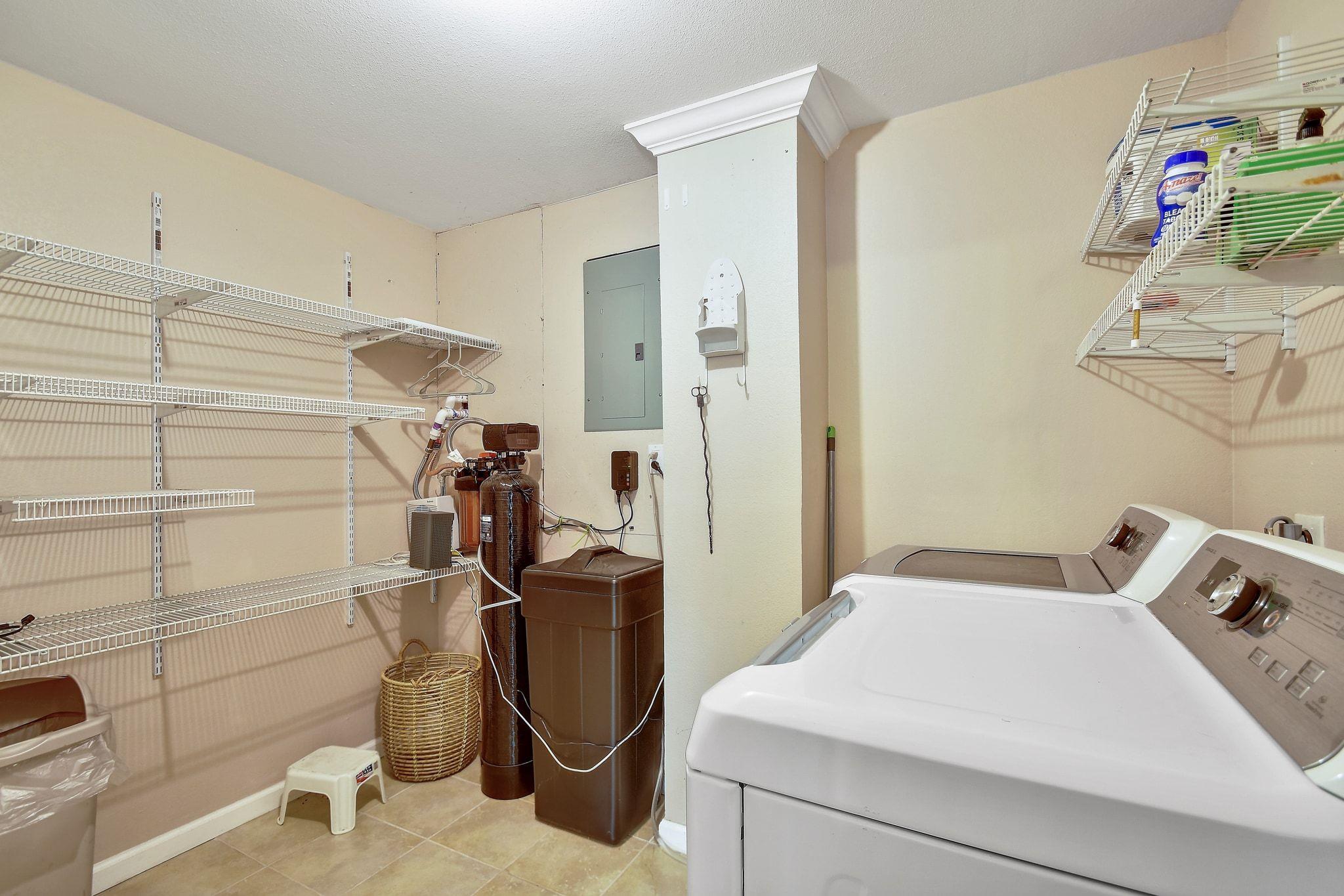 2591 Lakeshore Dr, Canyon Lake, TX 78133