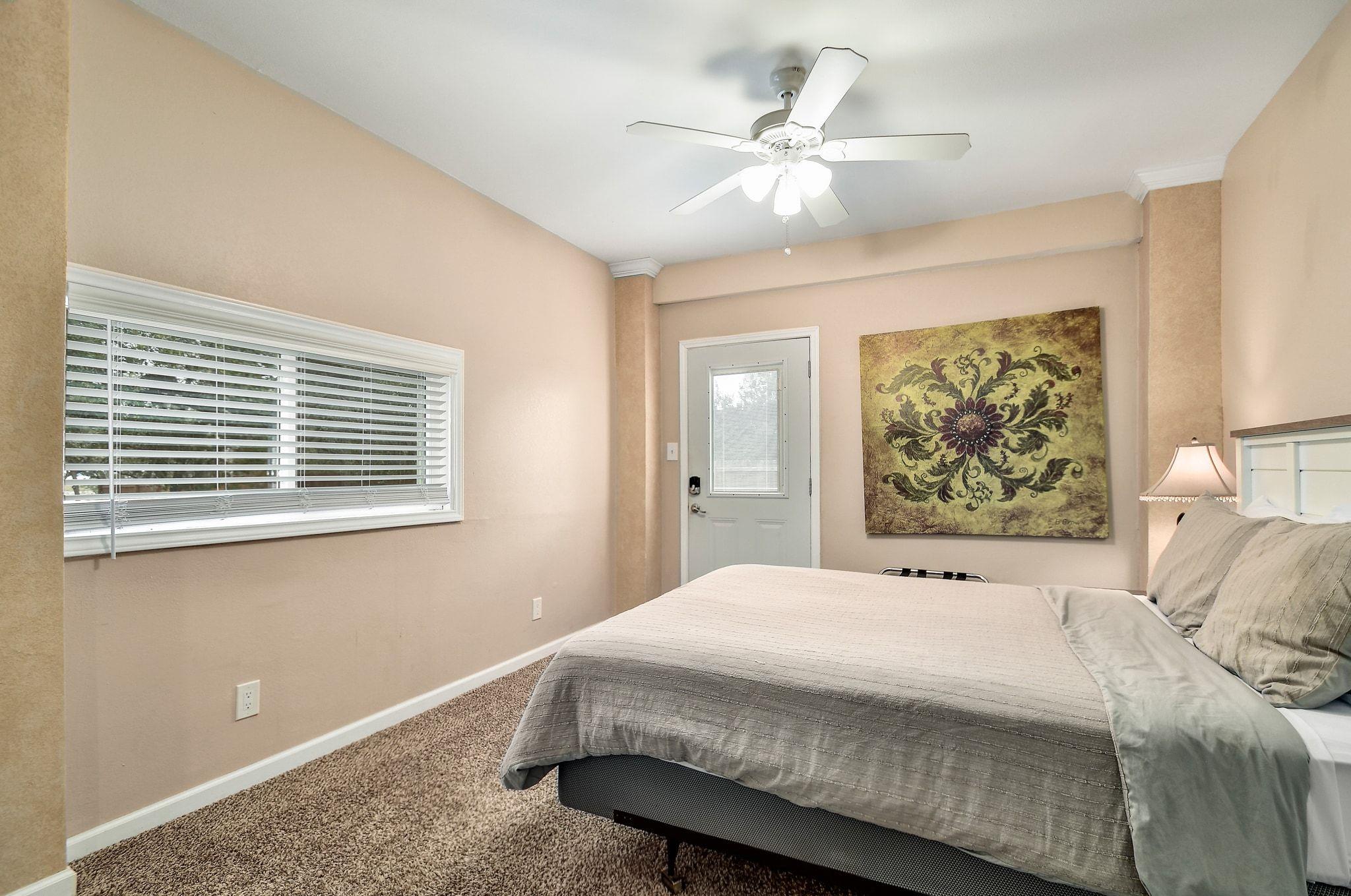 2591 Lakeshore Dr, Canyon Lake, TX 78133