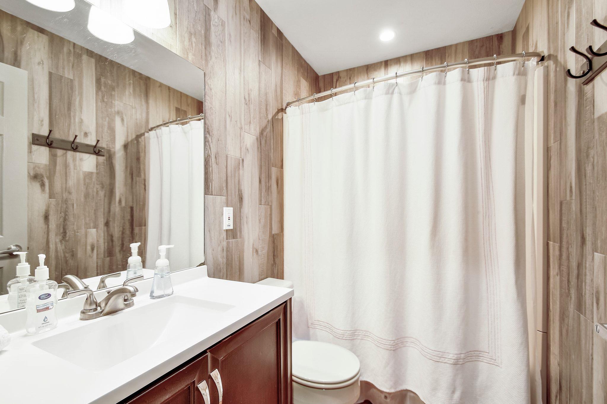 2591 Lakeshore Dr, Canyon Lake, TX 78133