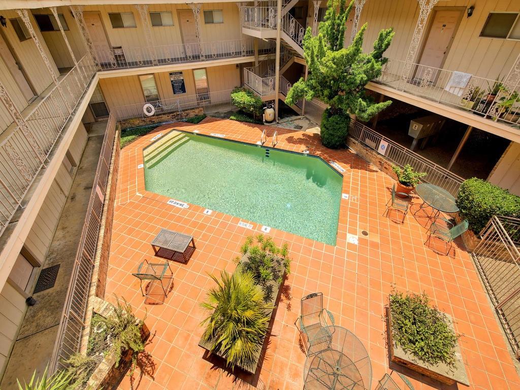 4553 Guadalupe St # 2BR, Austin, TX 78751