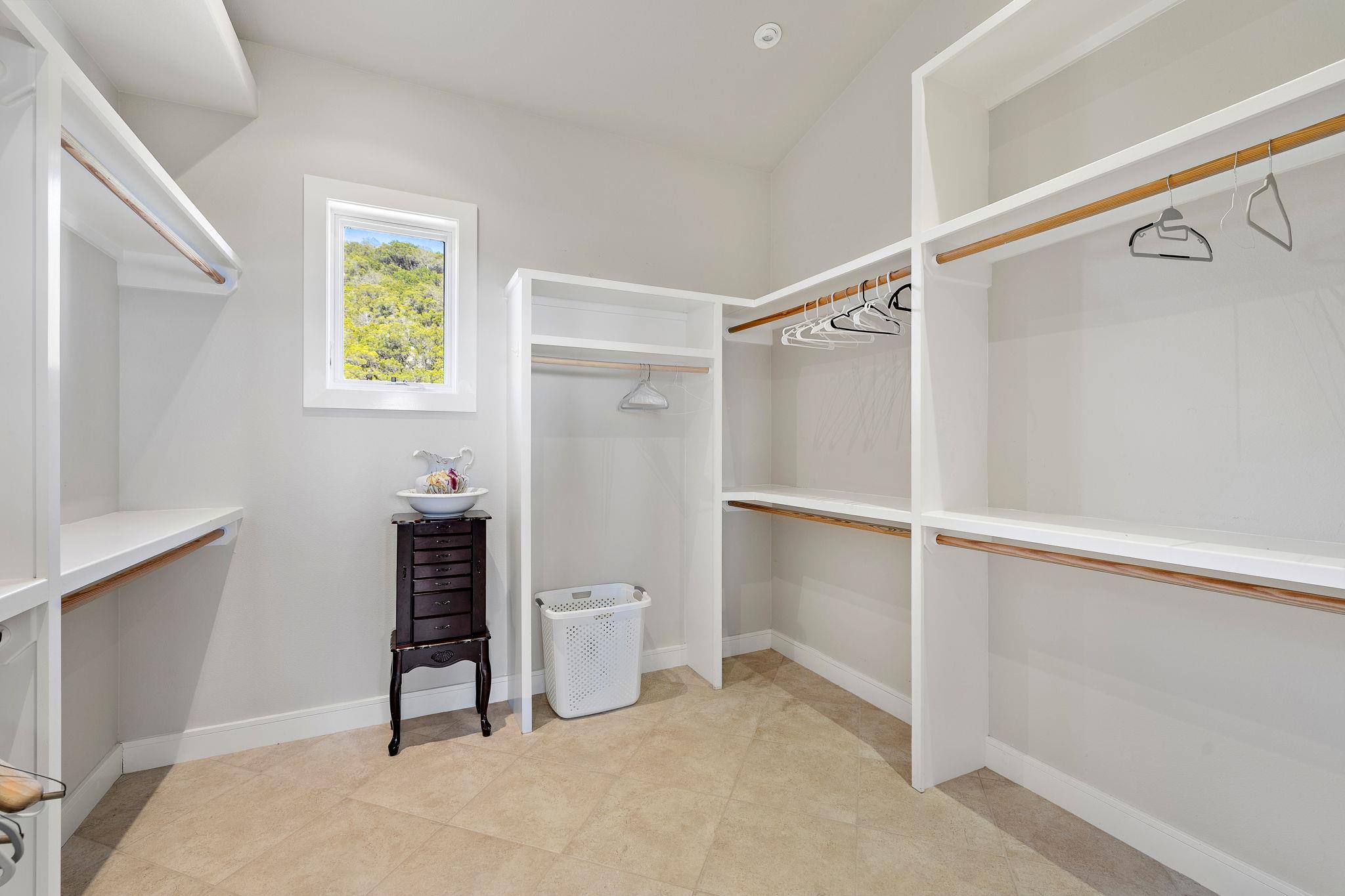 14020 Lake View Dr, Austin, TX 78732