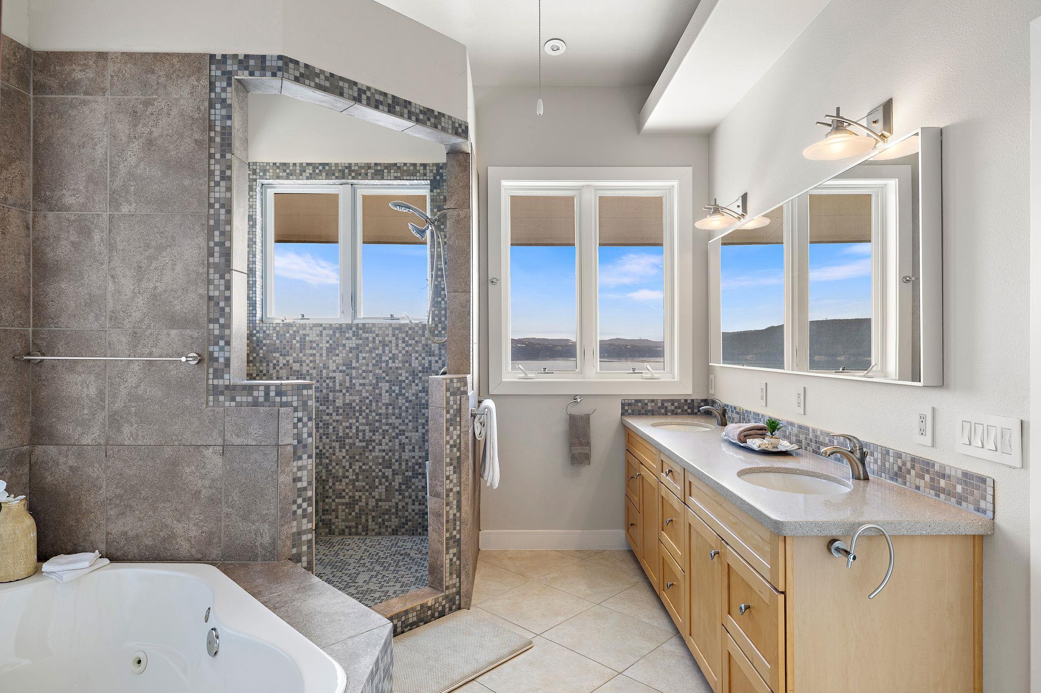 14020 Lake View Dr, Austin, TX 78732