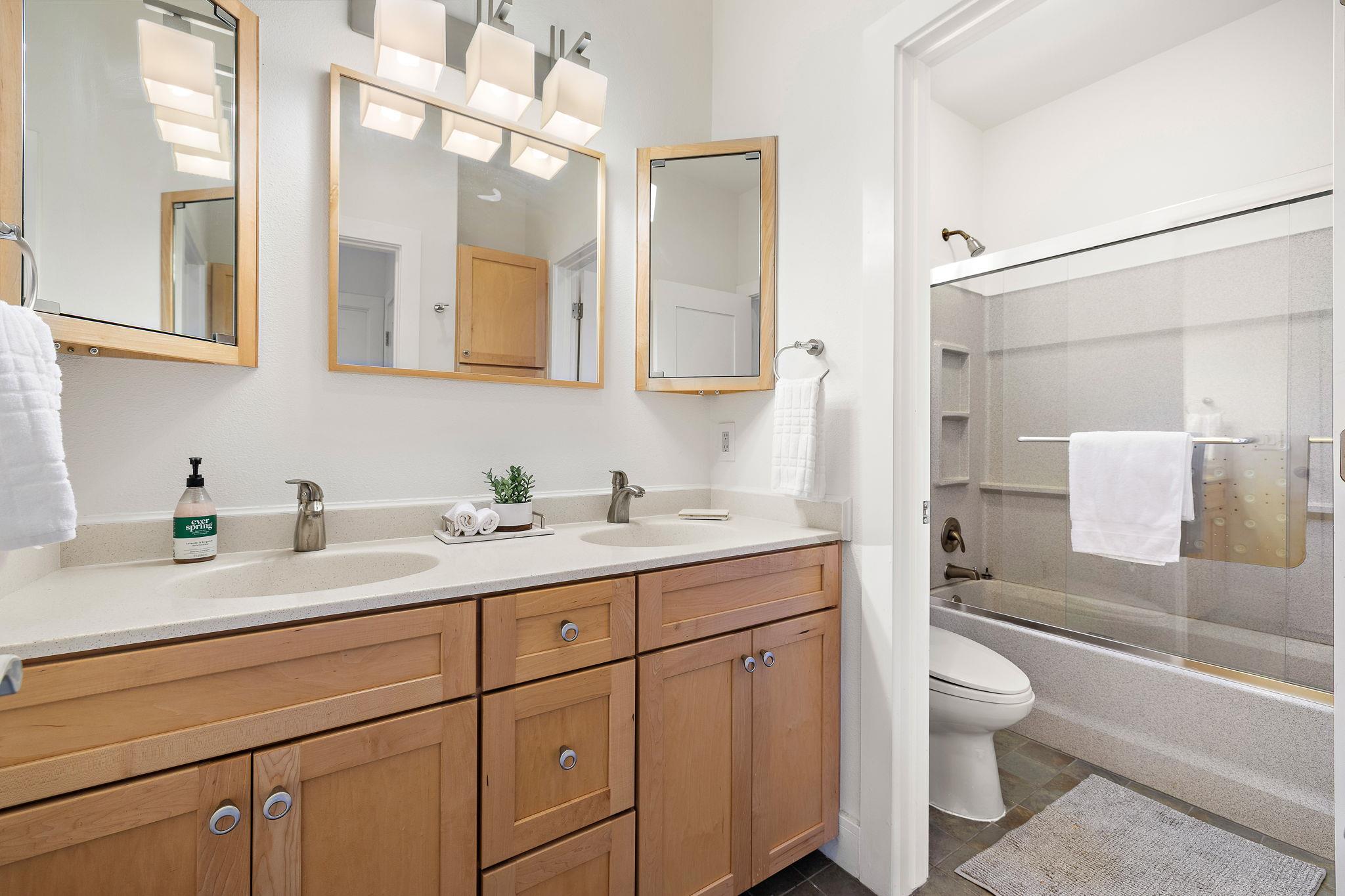 14020 Lake View Dr, Austin, TX 78732