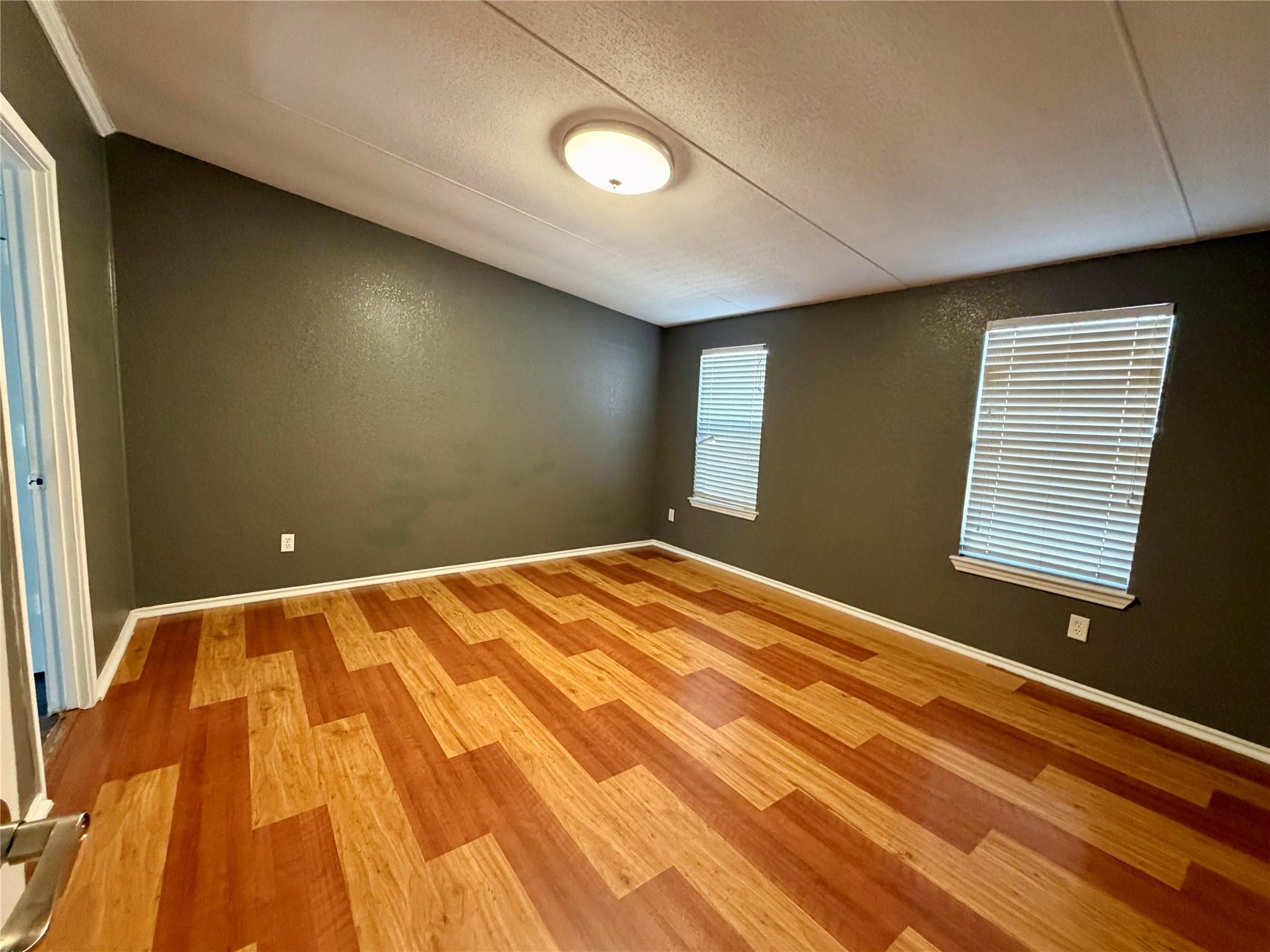 107 Shady Oaks Dr, Dale, TX 78616