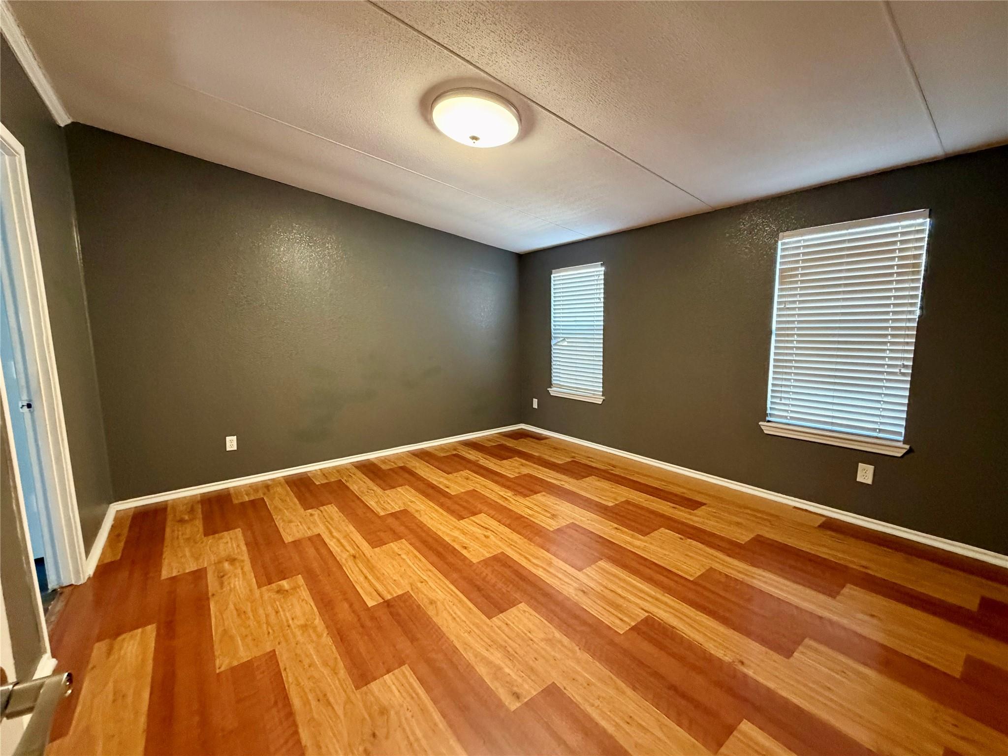 107 Shady Oaks Dr, Dale, TX 78616