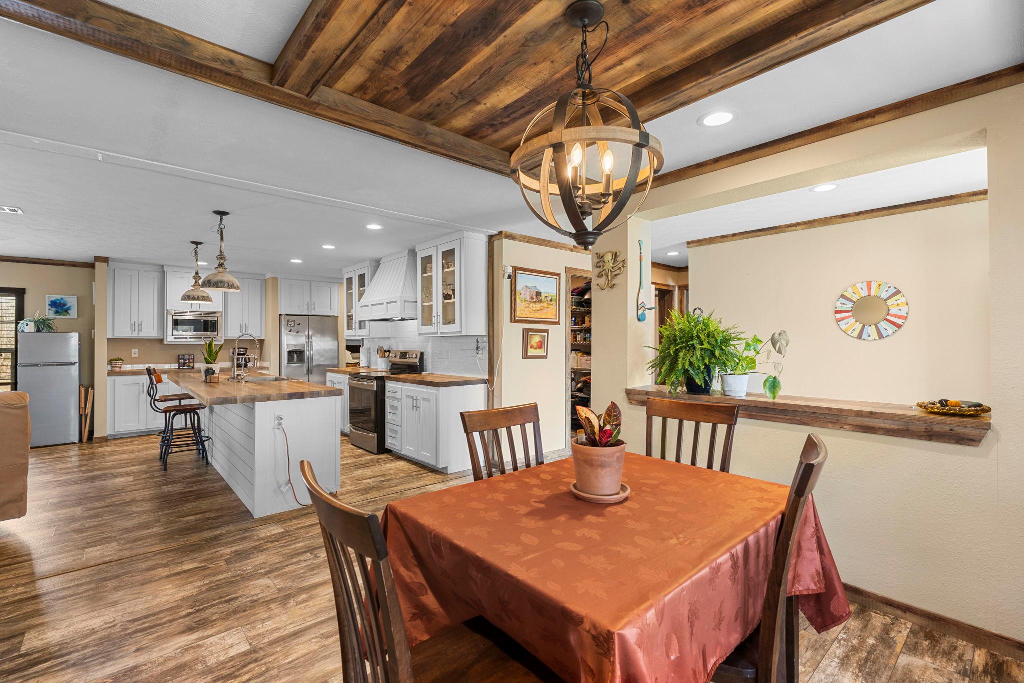 498 William Pettus Rd, Maxwell, TX 78656