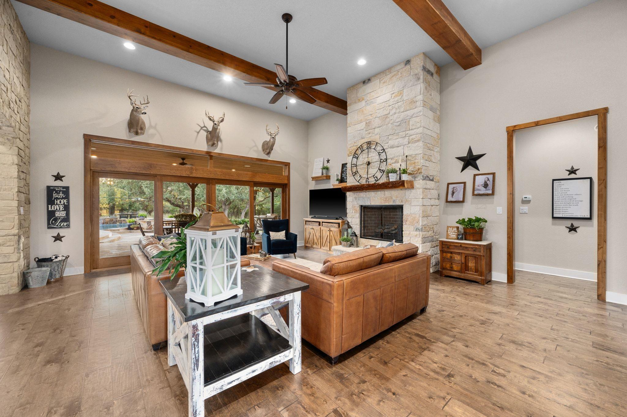 221 Palomino Cv, Jarrell, TX 76537