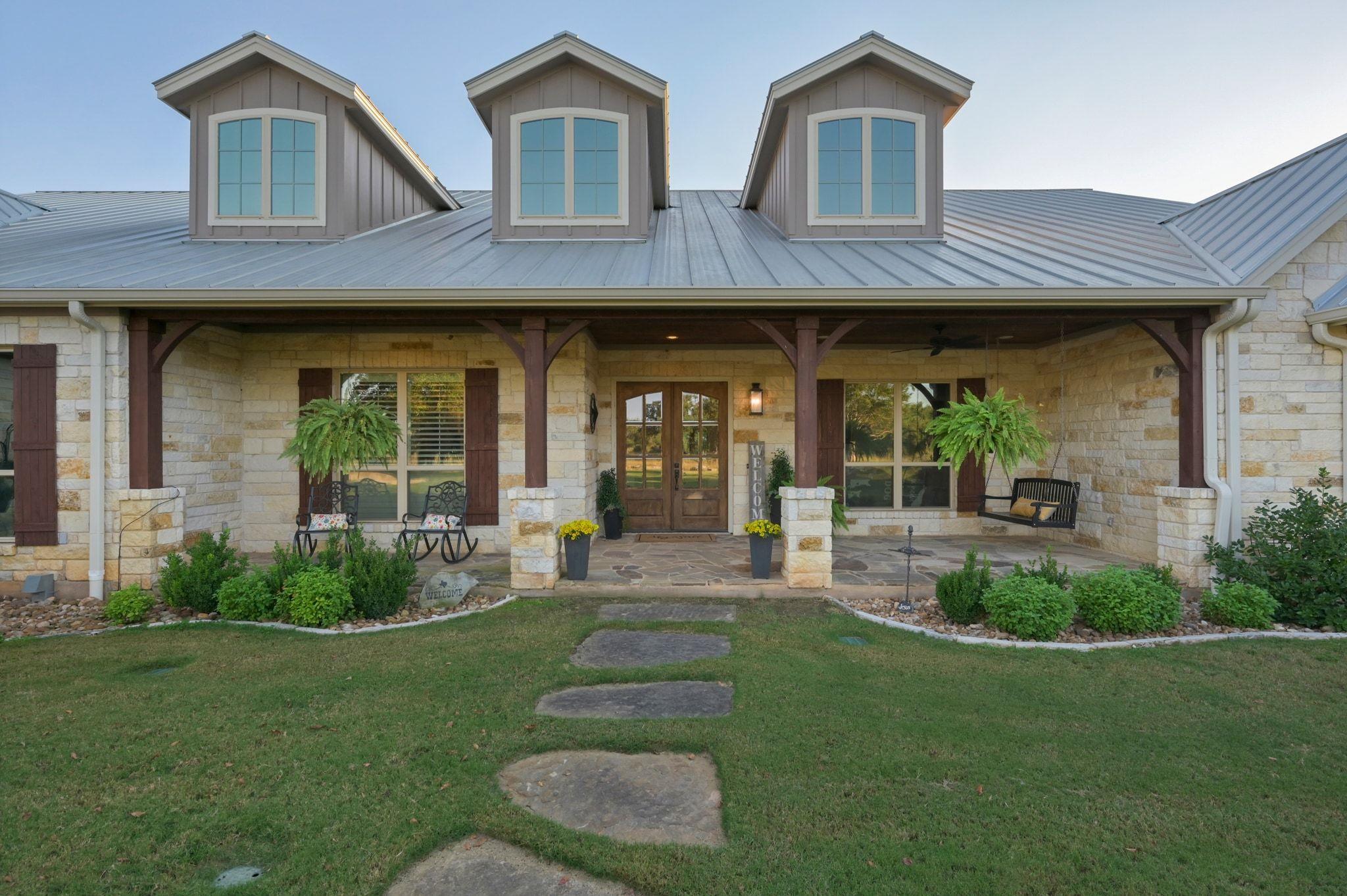 221 Palomino Cv, Jarrell, TX 76537