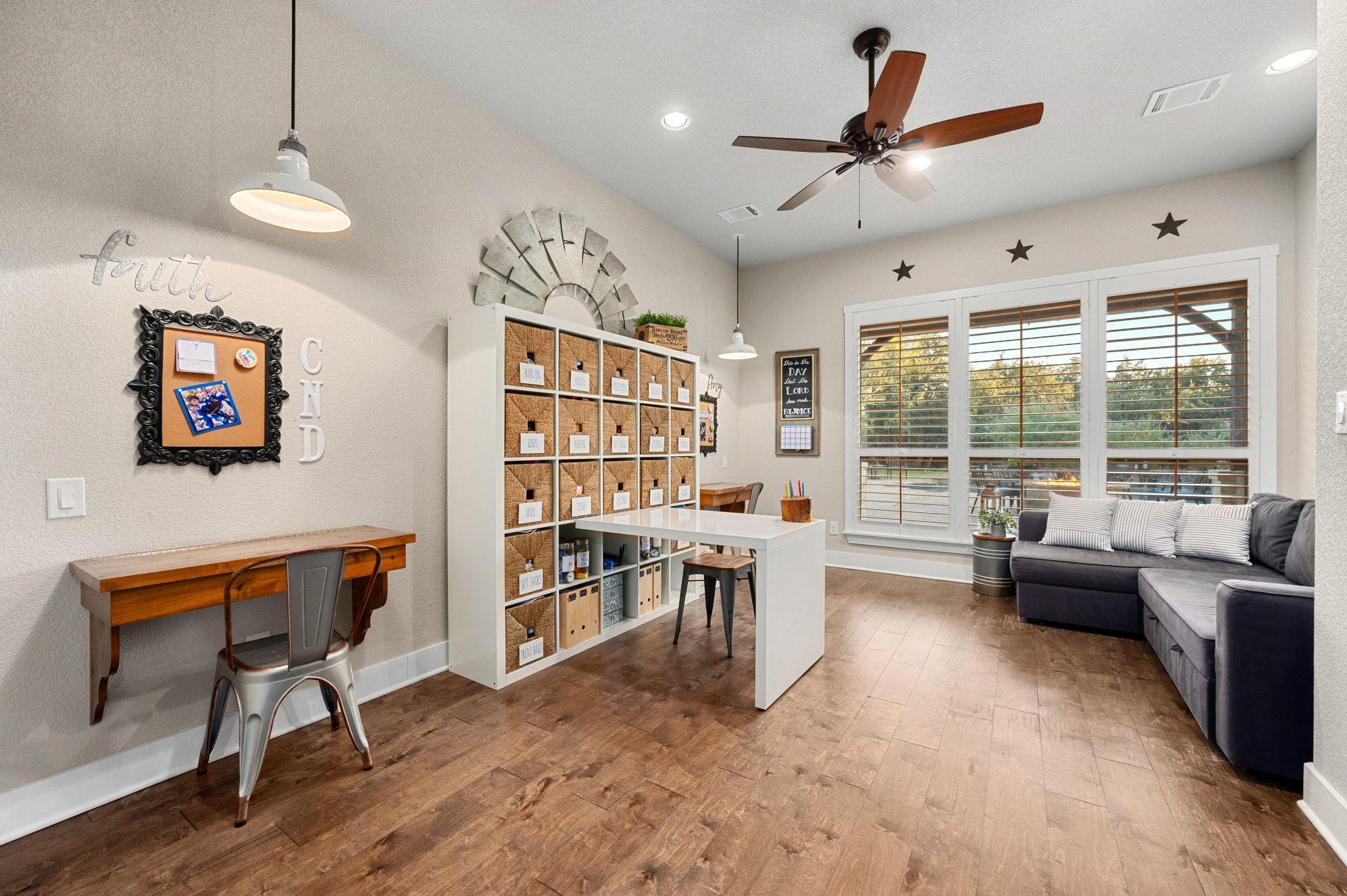 221 Palomino Cv, Jarrell, TX 76537