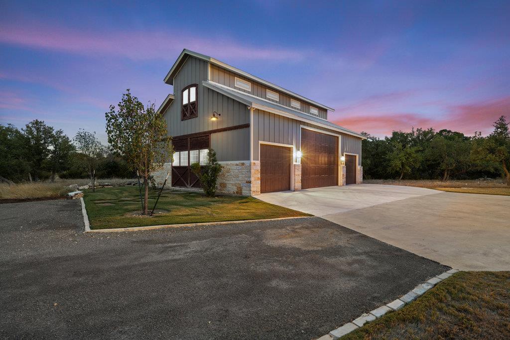 221 Palomino Cv, Jarrell, TX 76537