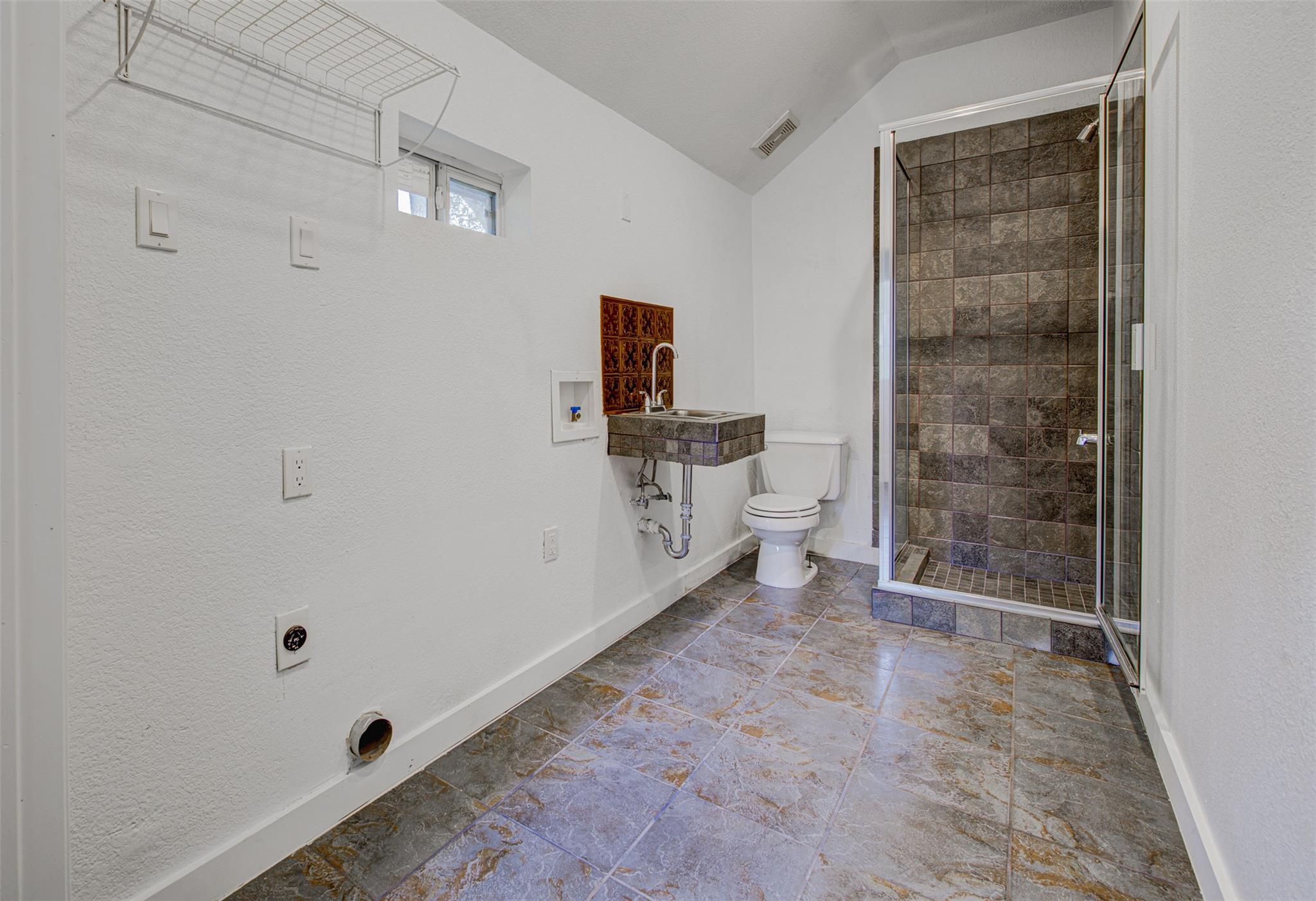 6005 Sierra Leon, Austin, TX 78759