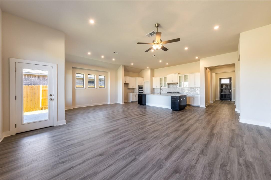 844 PASEO DE CASTANA Way, Leander, TX 78641