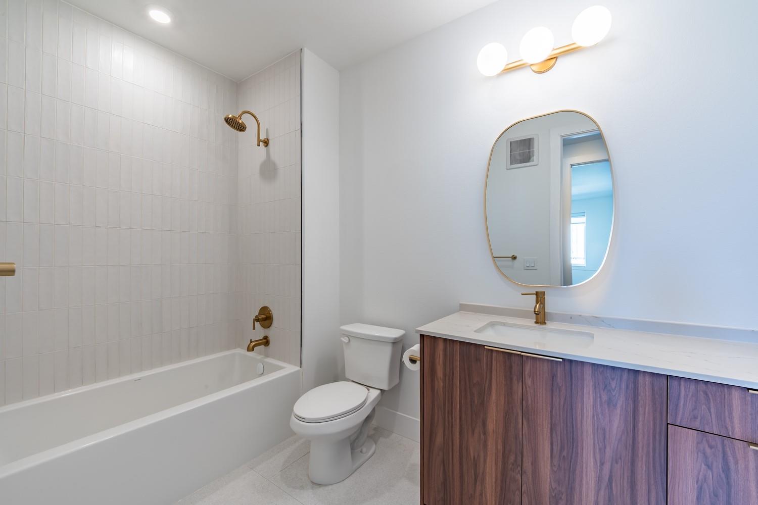 1701 Simond Ave # 611, Austin, TX 78723