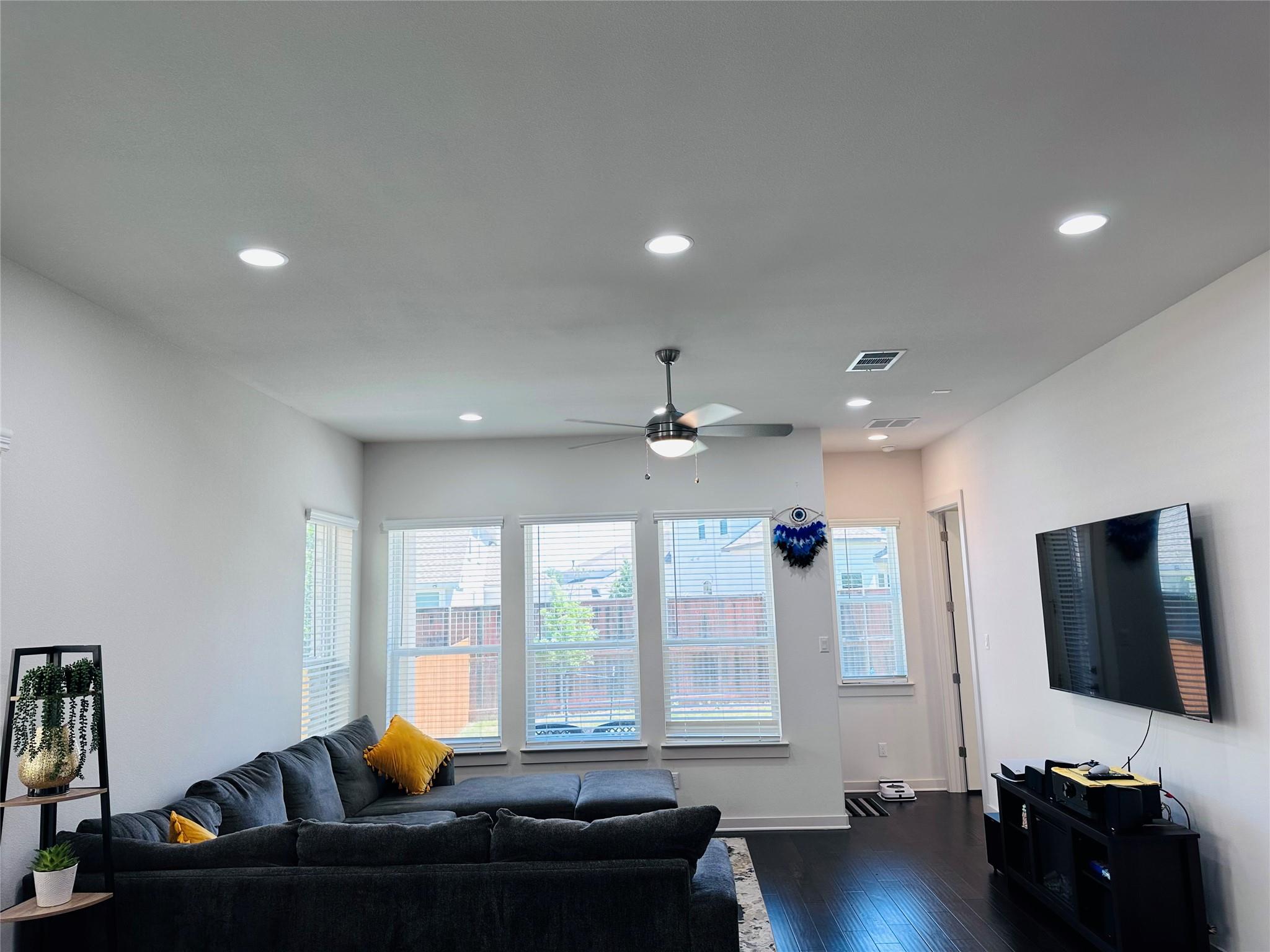 1336 Westborough Ln, Leander, TX 78641