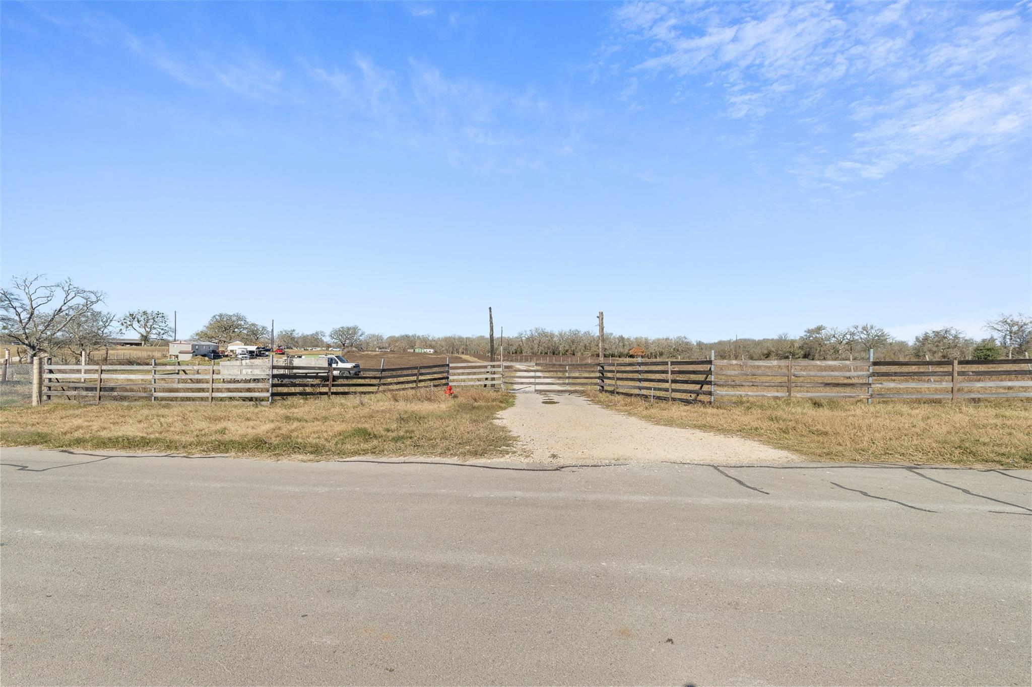 346 Village Cv, Dale, TX 78616
