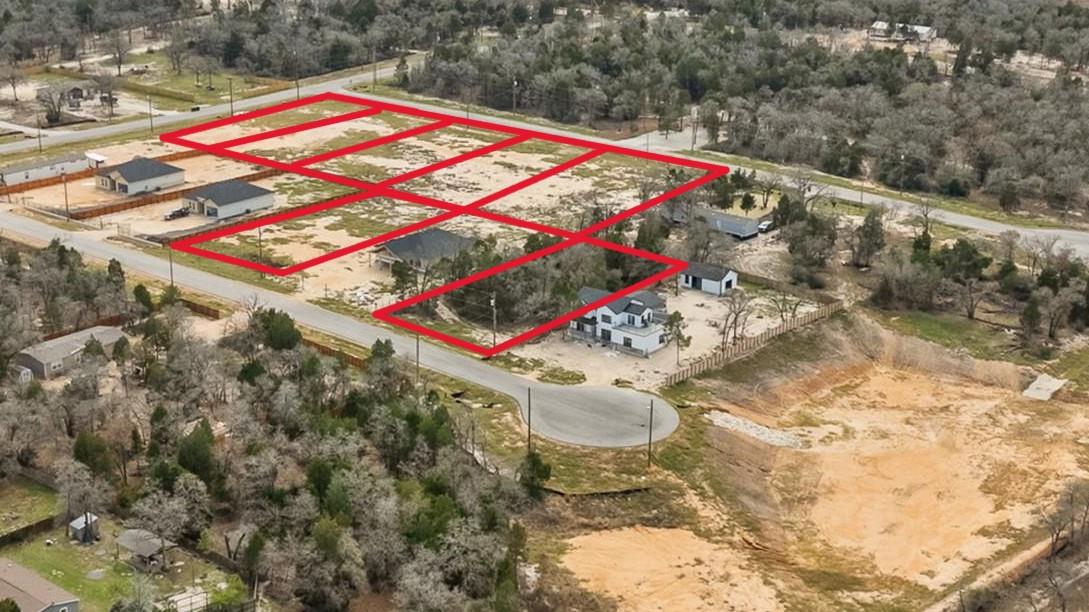 131 Los Robles Rd, Elgin, TX 78621