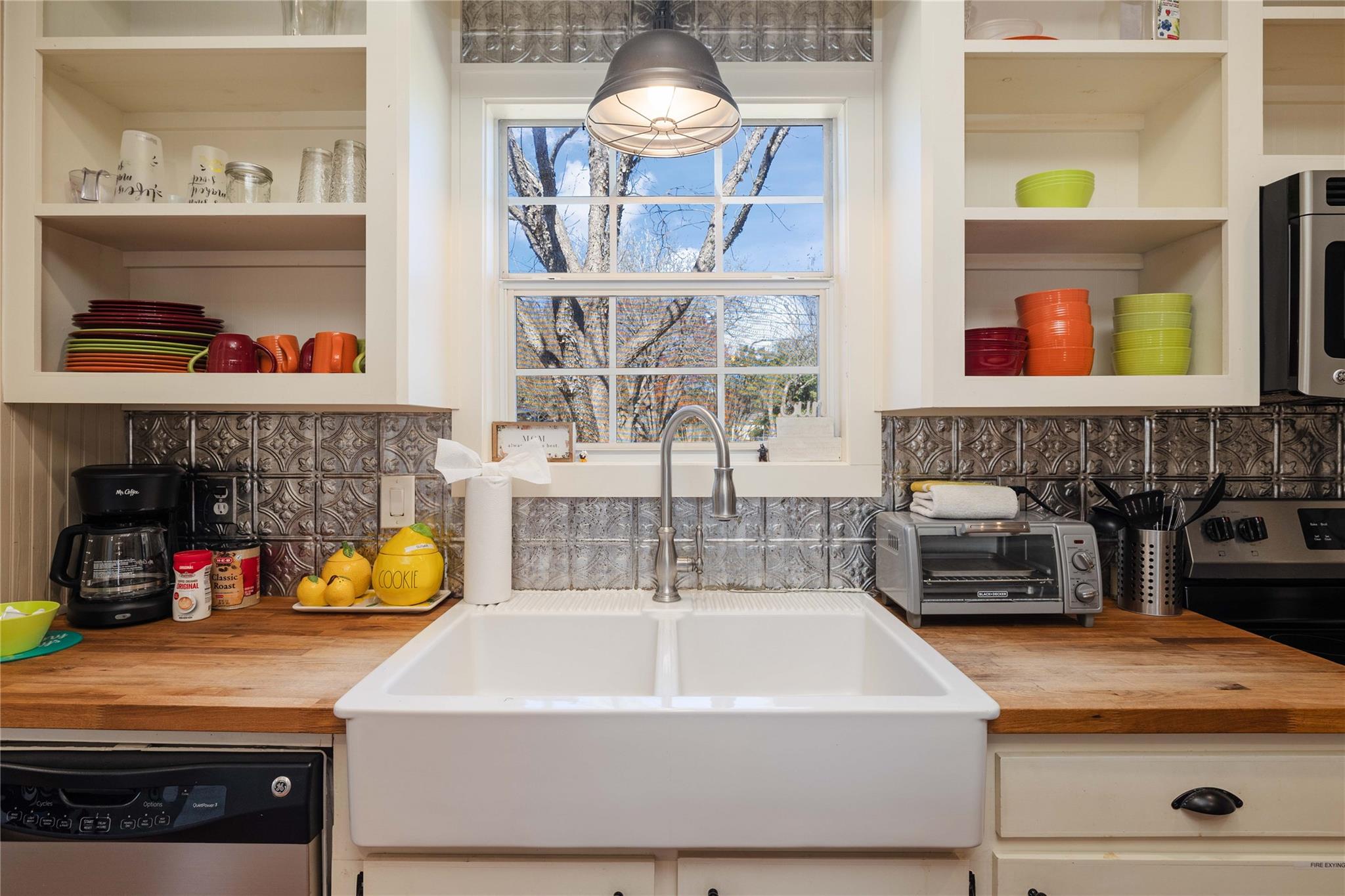 1012 Buerger Ln, Seguin, TX 78155