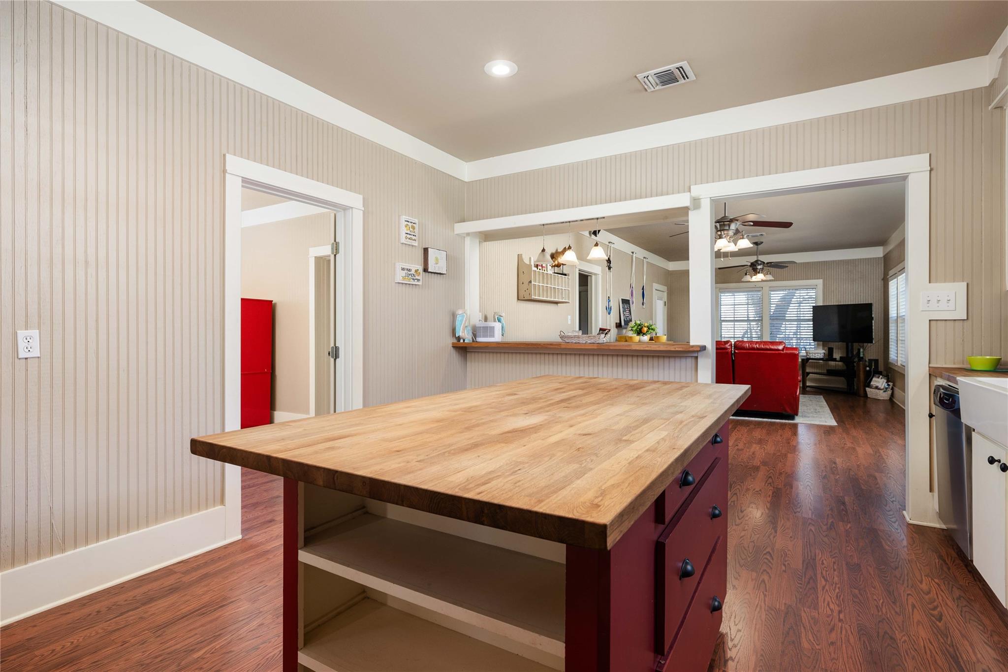 1012 Buerger Ln, Seguin, TX 78155