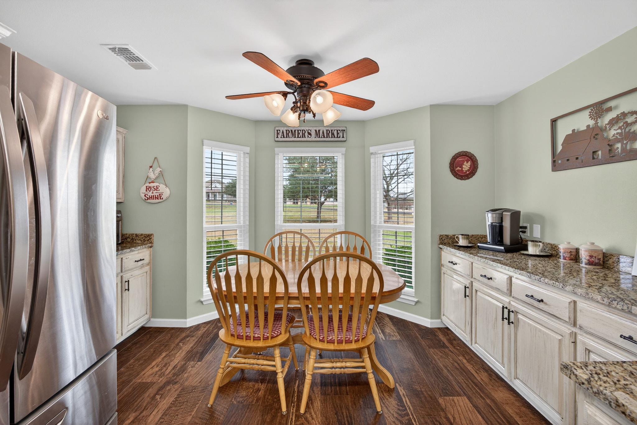 111 Lookout Cir, Hutto, TX 78634