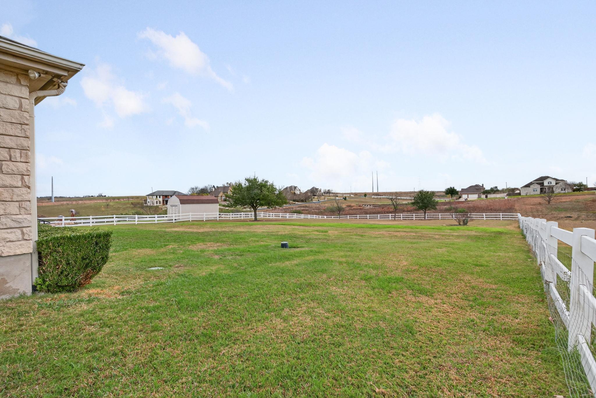 111 Lookout Cir, Hutto, TX 78634