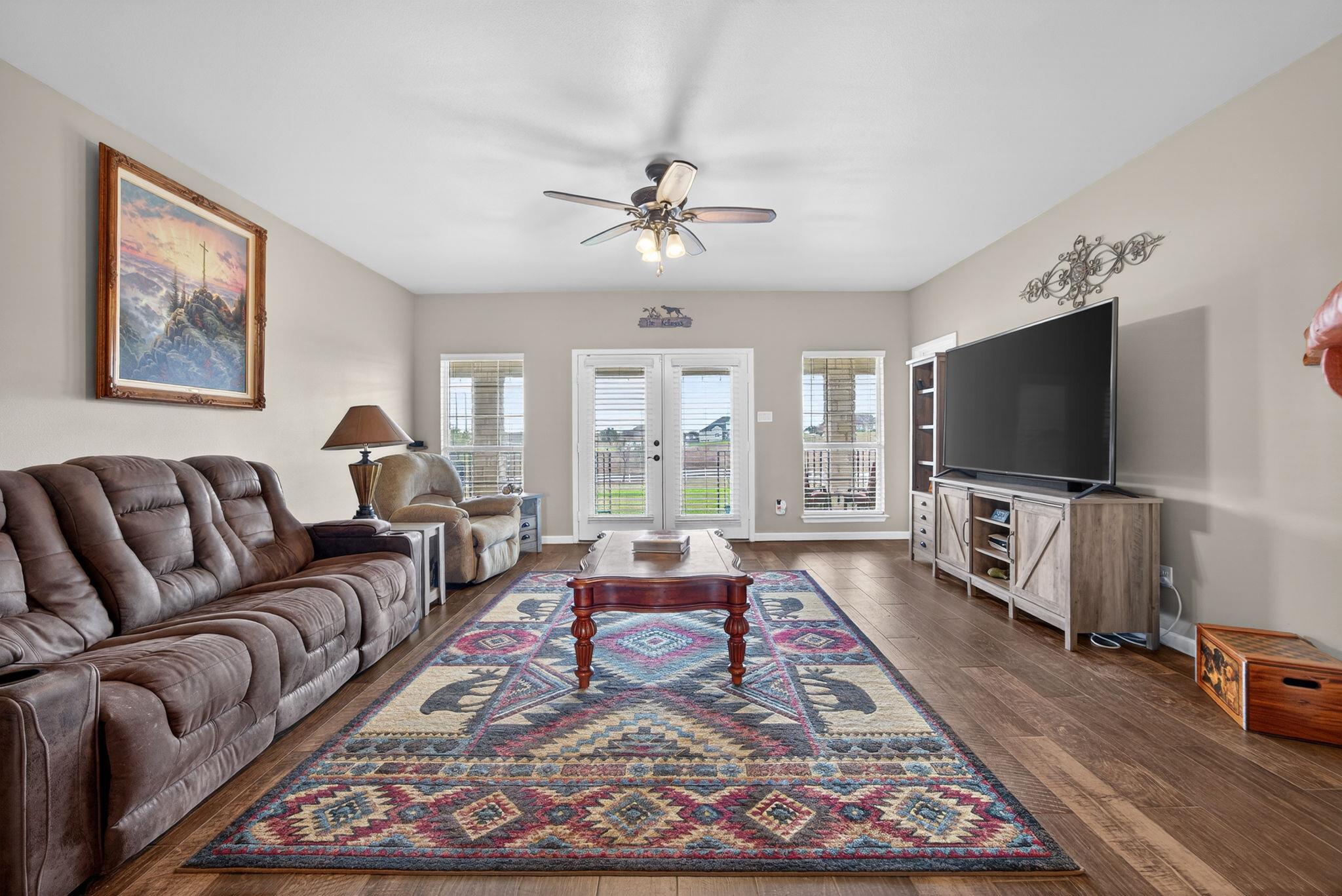 111 Lookout Cir, Hutto, TX 78634