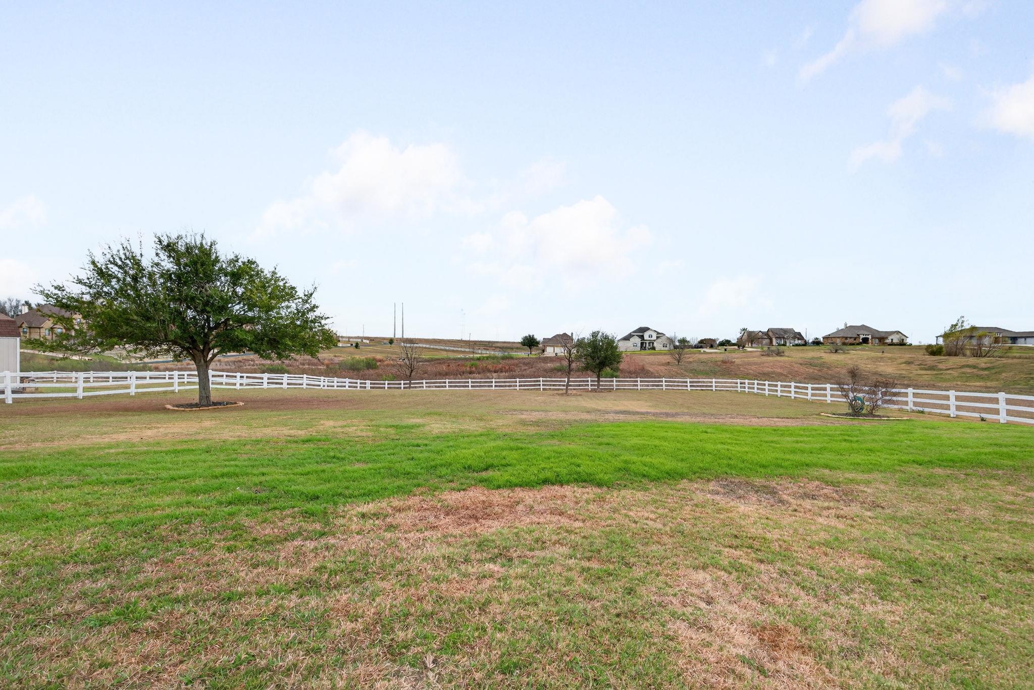 111 Lookout Cir, Hutto, TX 78634