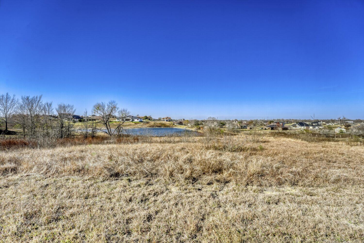 337 Comanche Cir, Hutto, TX 78634