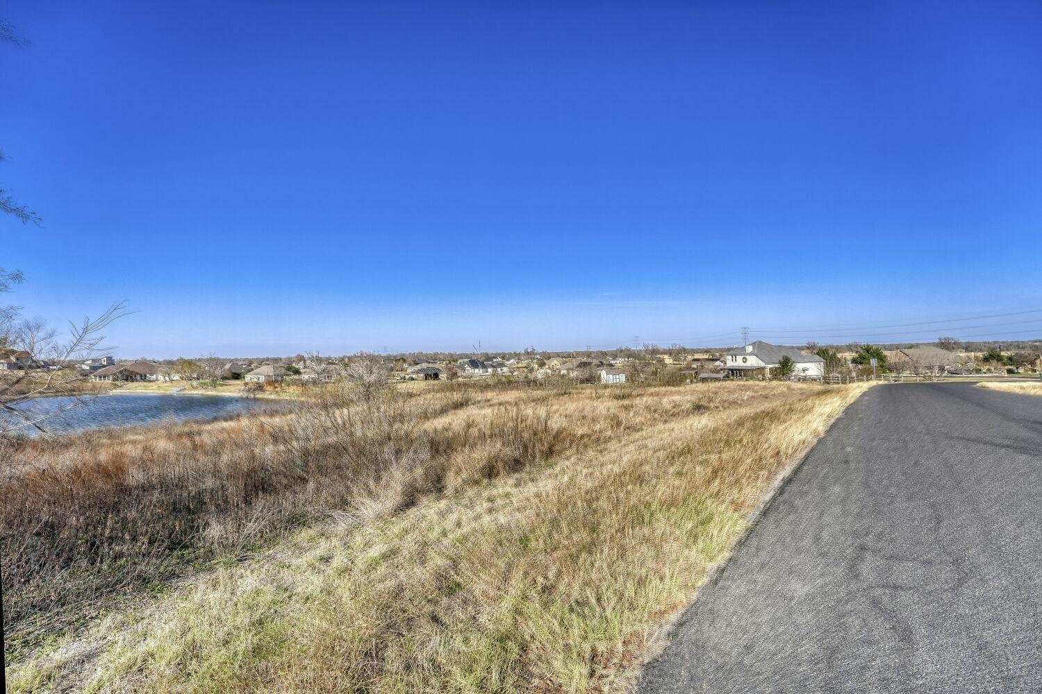 337 Comanche Cir, Hutto, TX 78634