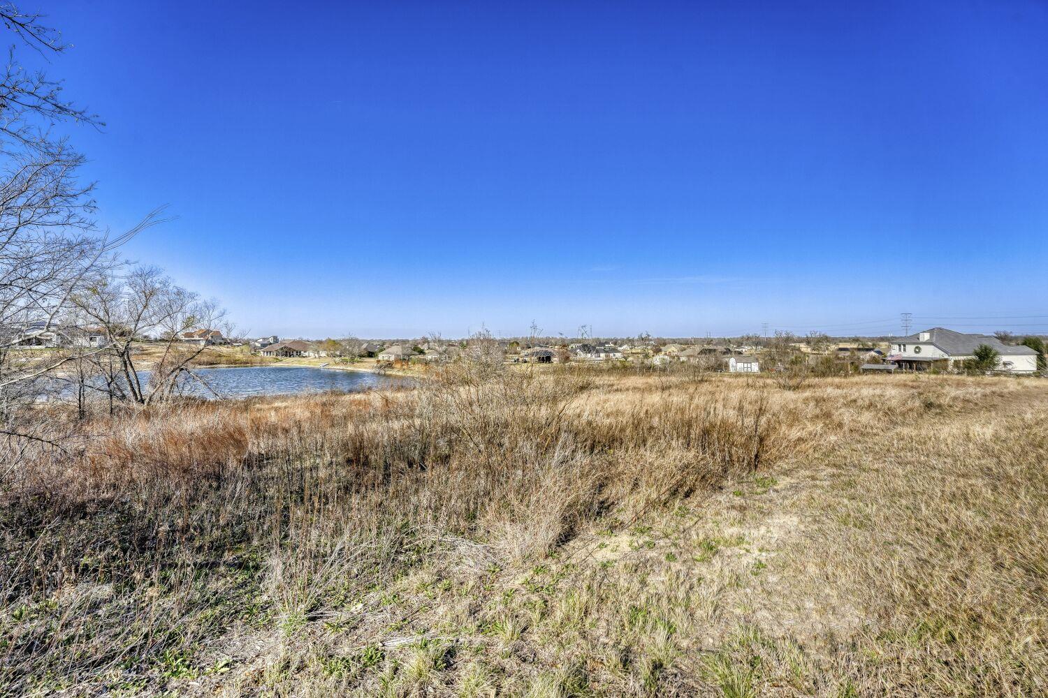 337 Comanche Cir, Hutto, TX 78634