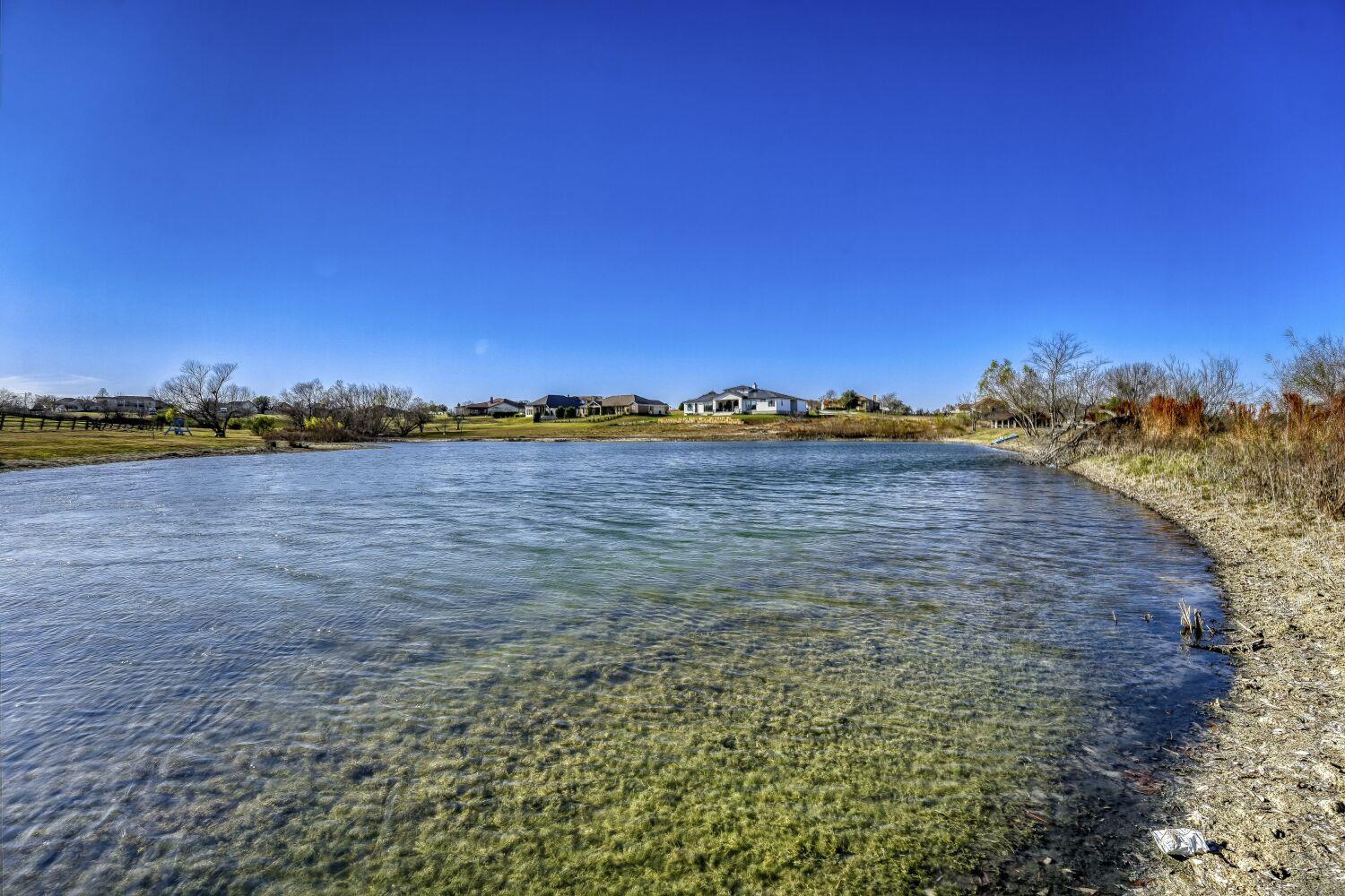 337 Comanche Cir, Hutto, TX 78634