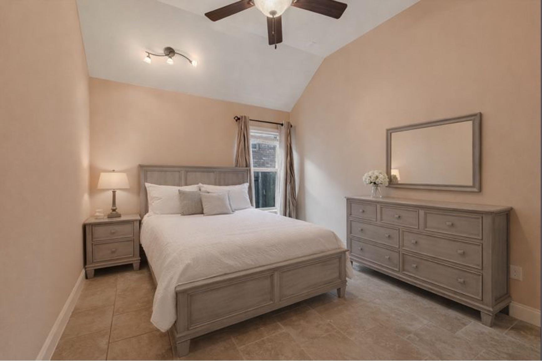 13017 Hymeadow Cir, Austin, TX 78729