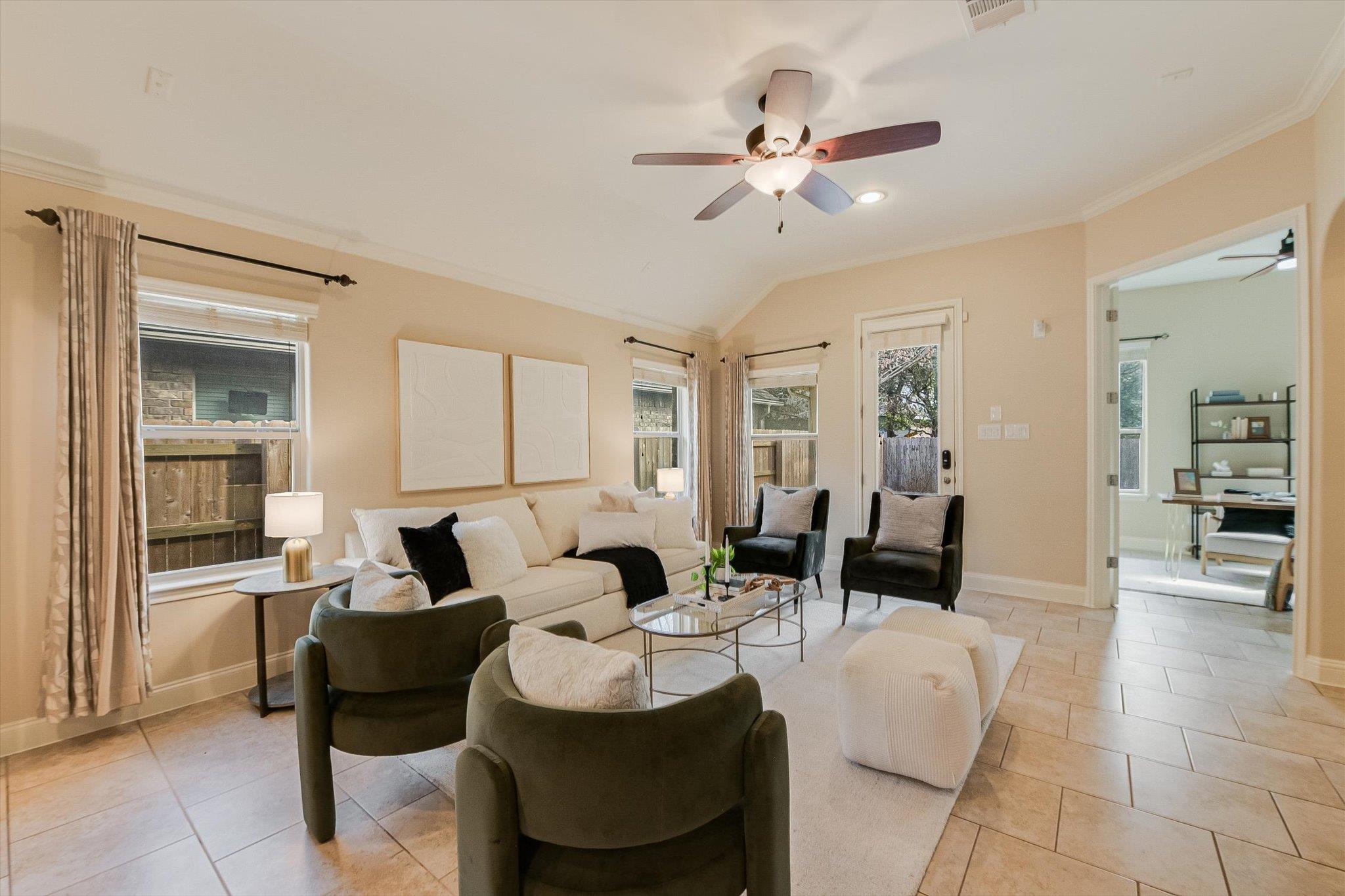 13017 Hymeadow Cir, Austin, TX 78729