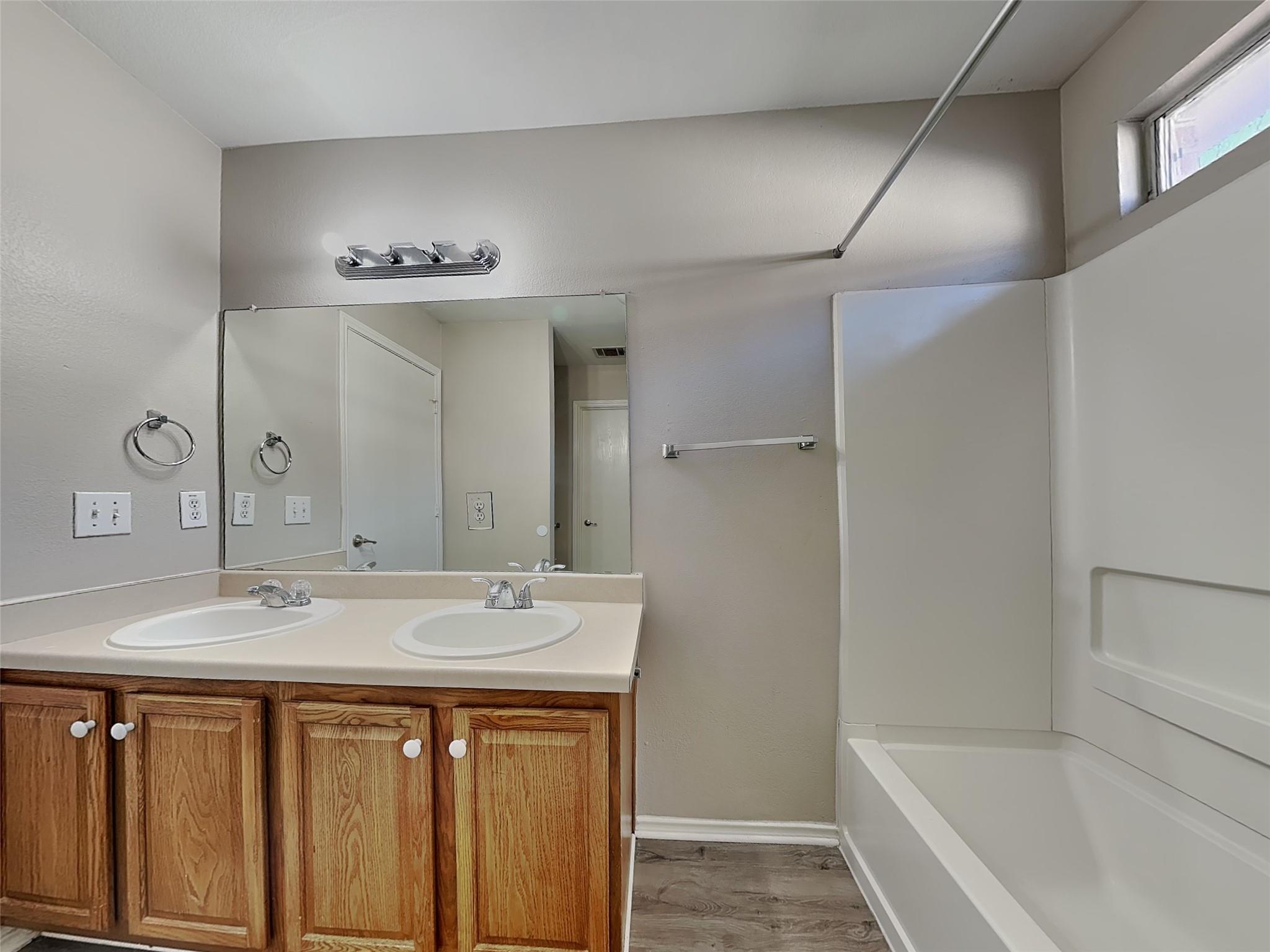 12529 Sky Harbor Dr, Del Valle, TX 78617