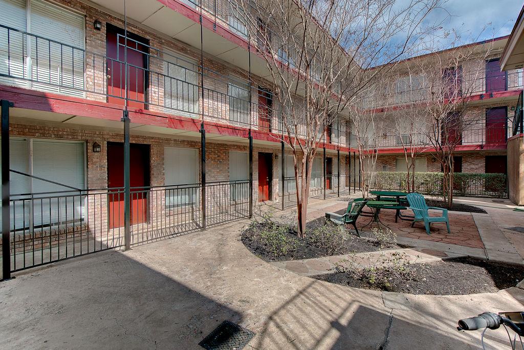 2207 Leon St # 207, Austin, TX 78705