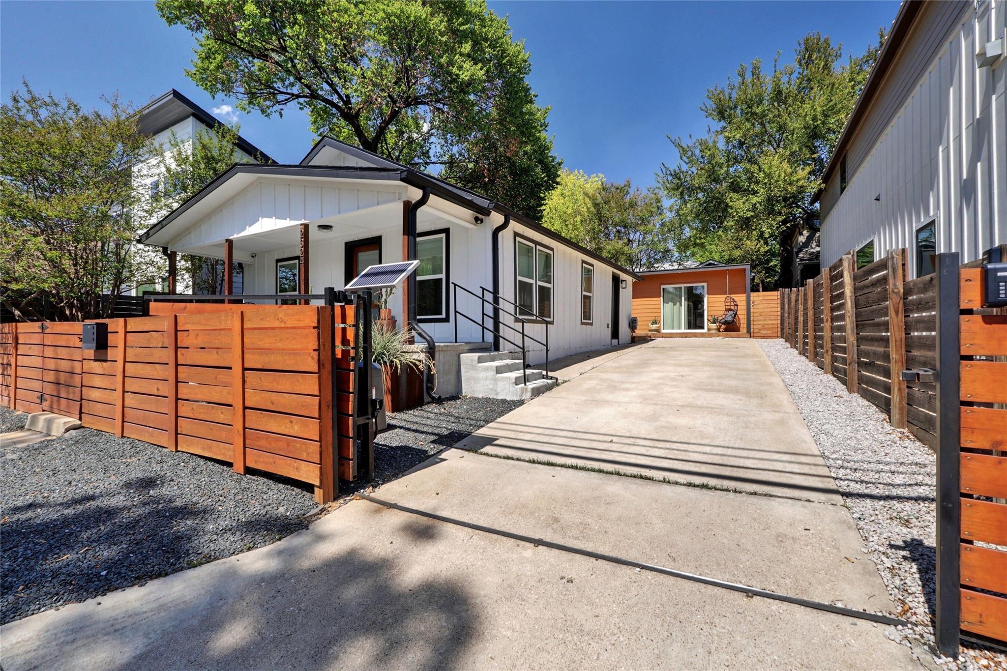 2324 Santa Maria St, Austin, TX 78702