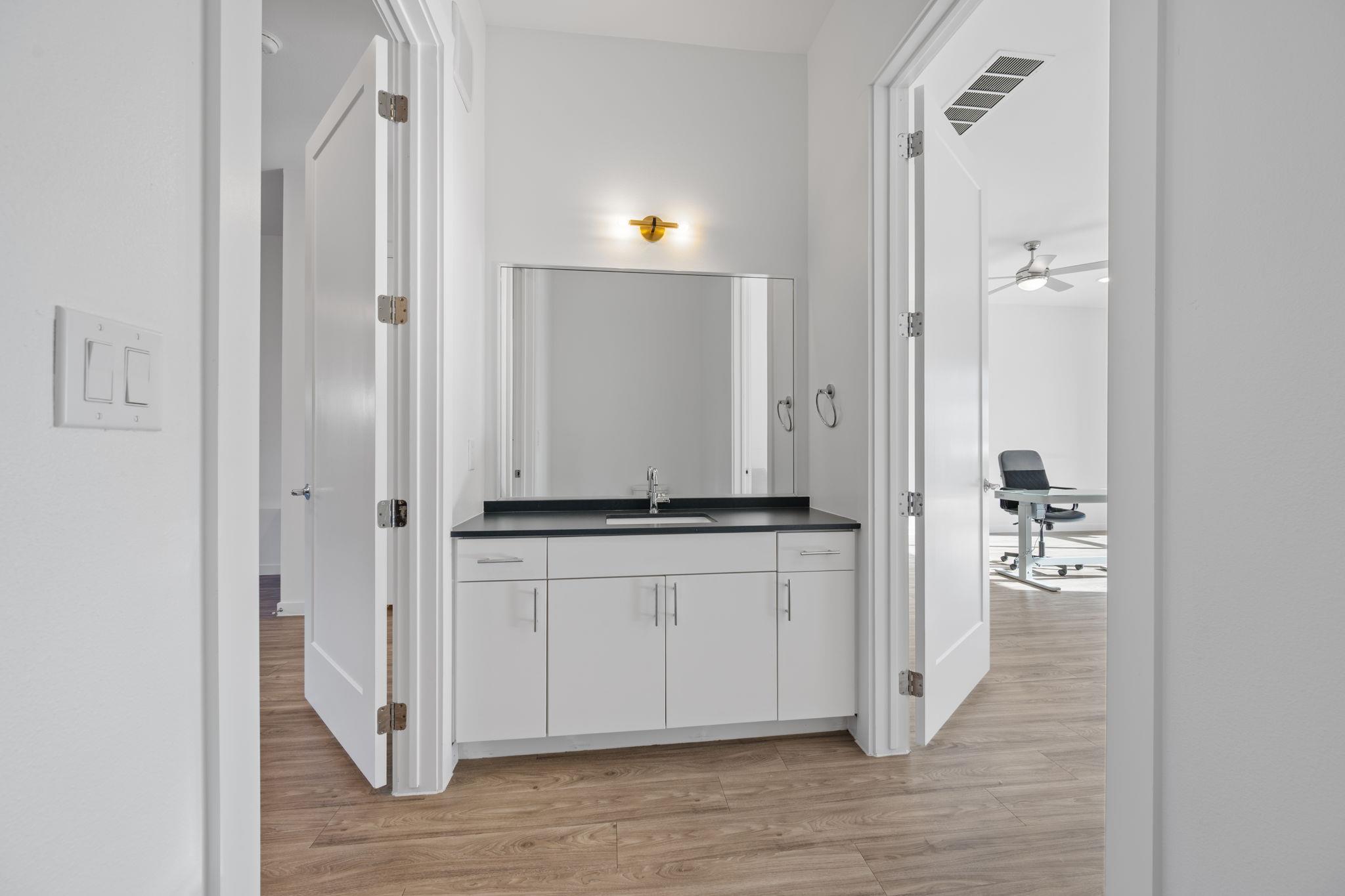 4901 Springdale Rd # 106, Austin, TX 78723