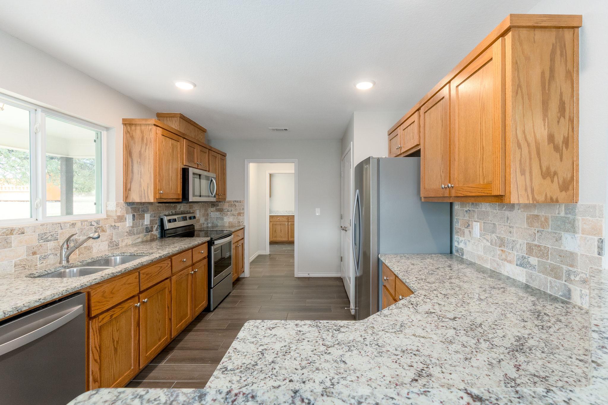 320 Sunrise Hls, Lampasas, TX 76550