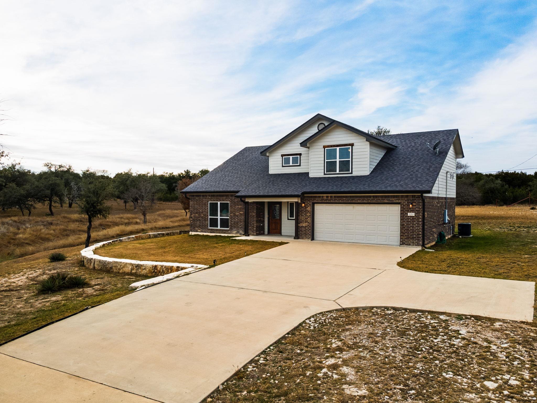 320 Sunrise Hls, Lampasas, TX 76550