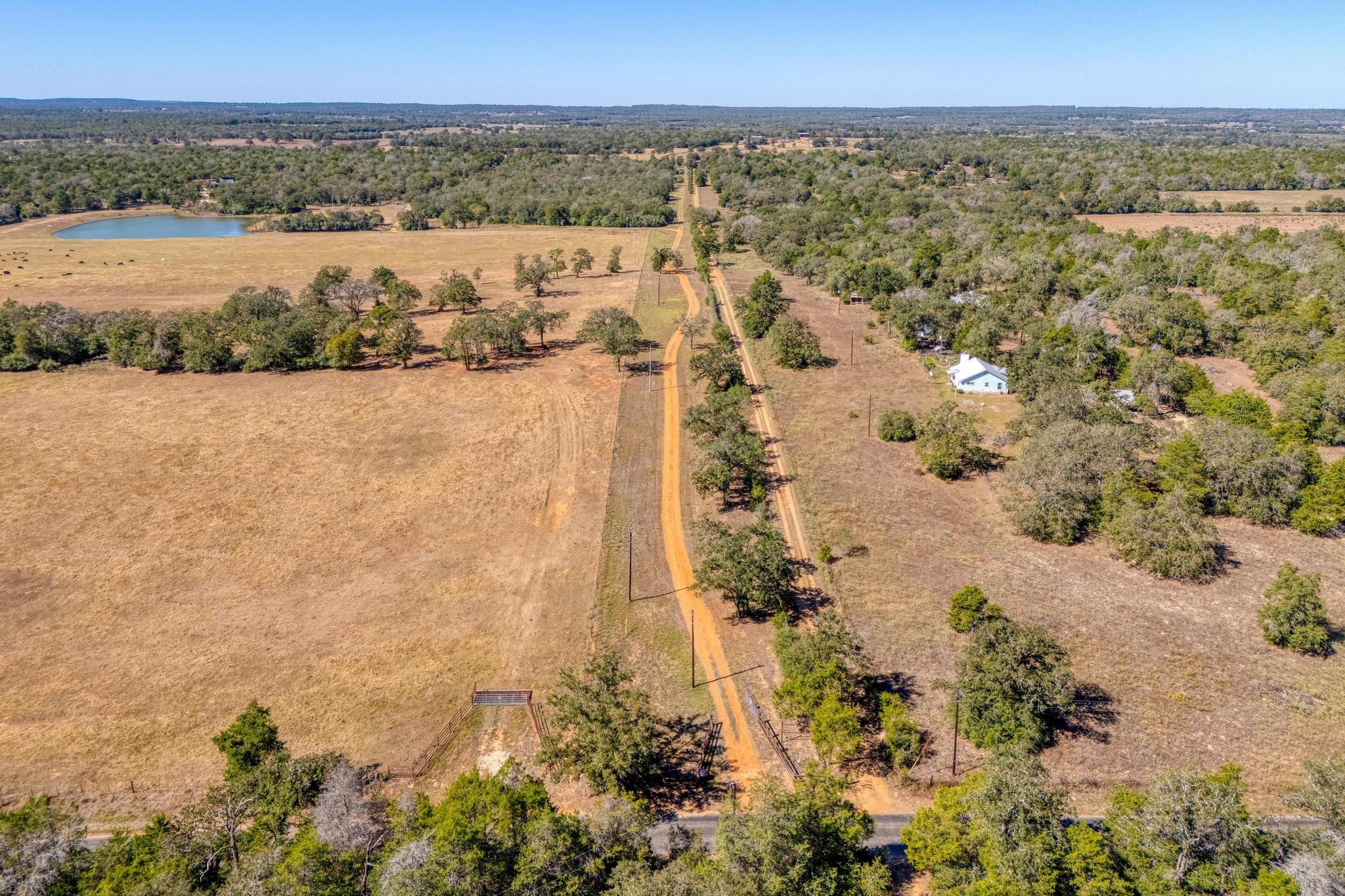 532 Peach Creek Rd, Rosanky, TX 78953