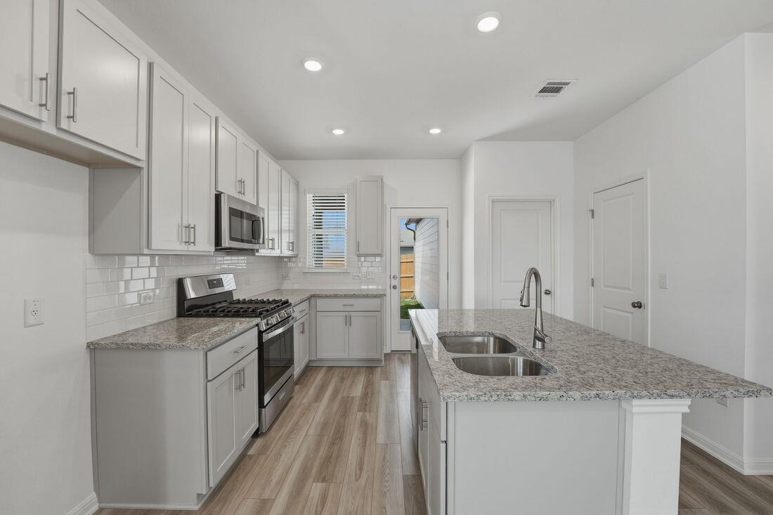 5916 Swedish Farms Ter, Del Valle, TX 78617