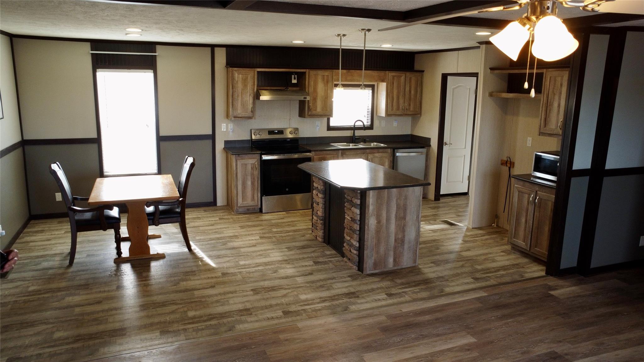 17310 S State Hwy 95 S # B, Coupland, TX 78615