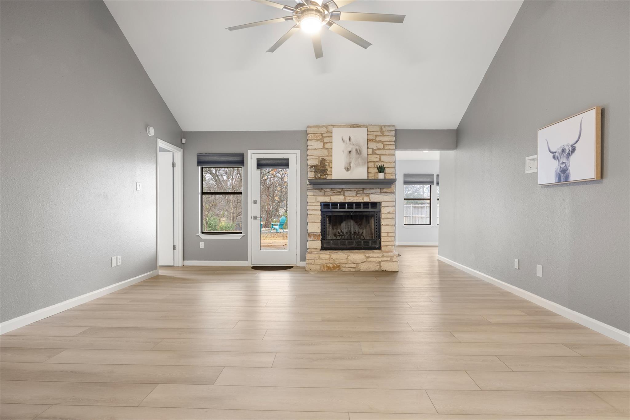 703 Oakridge Dr, Round Rock, TX 78681