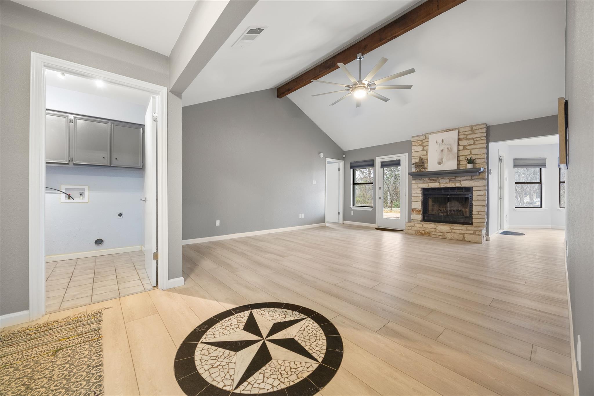 703 Oakridge Dr, Round Rock, TX 78681