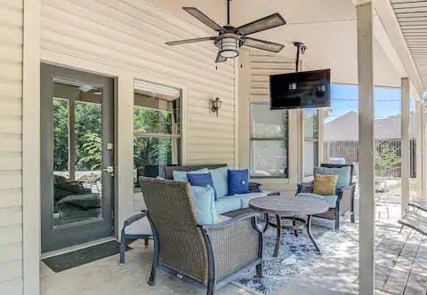 703 Oakridge Dr, Round Rock, TX 78681