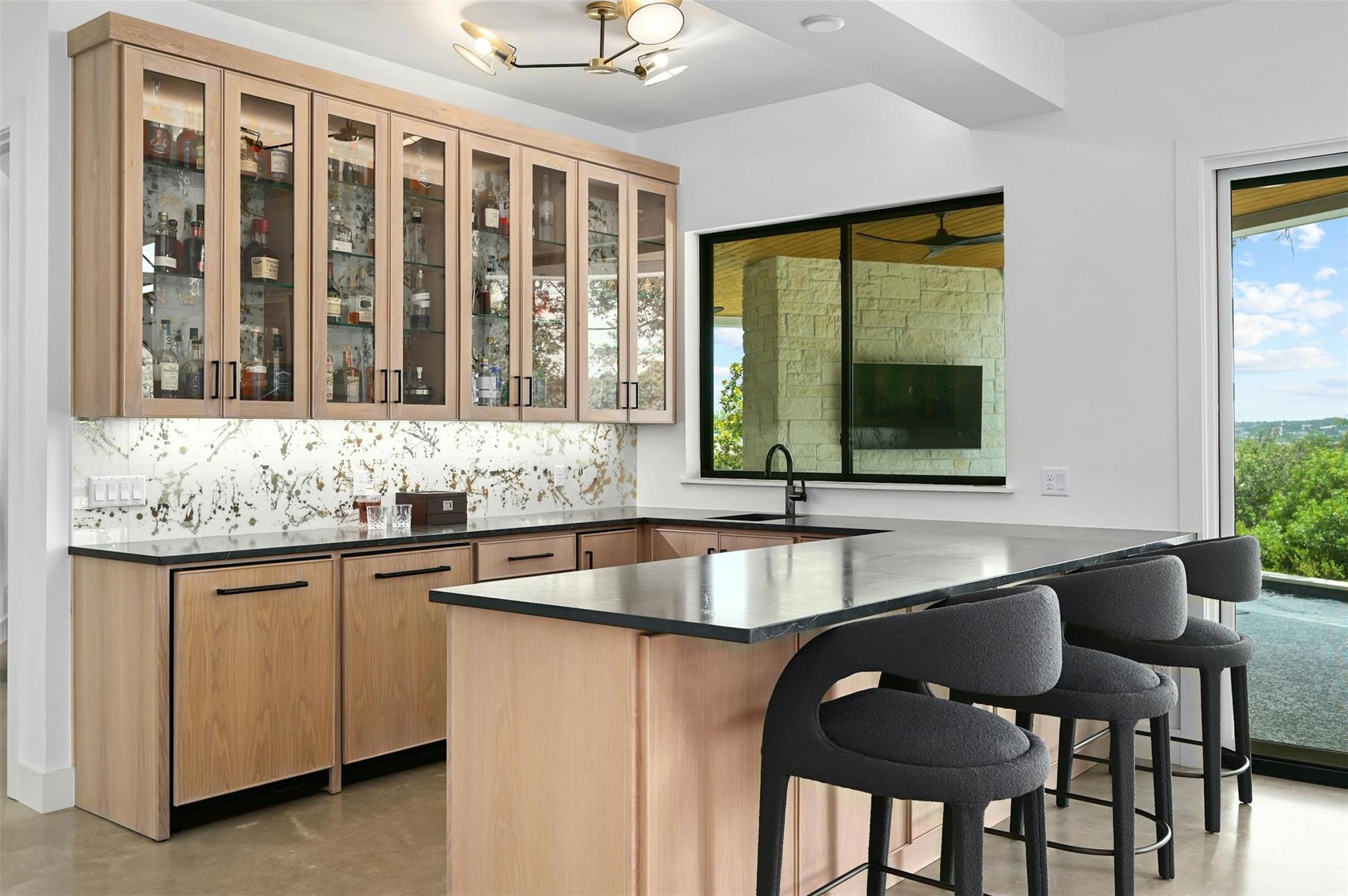 806 Sunfish St, Lakeway, TX 78734